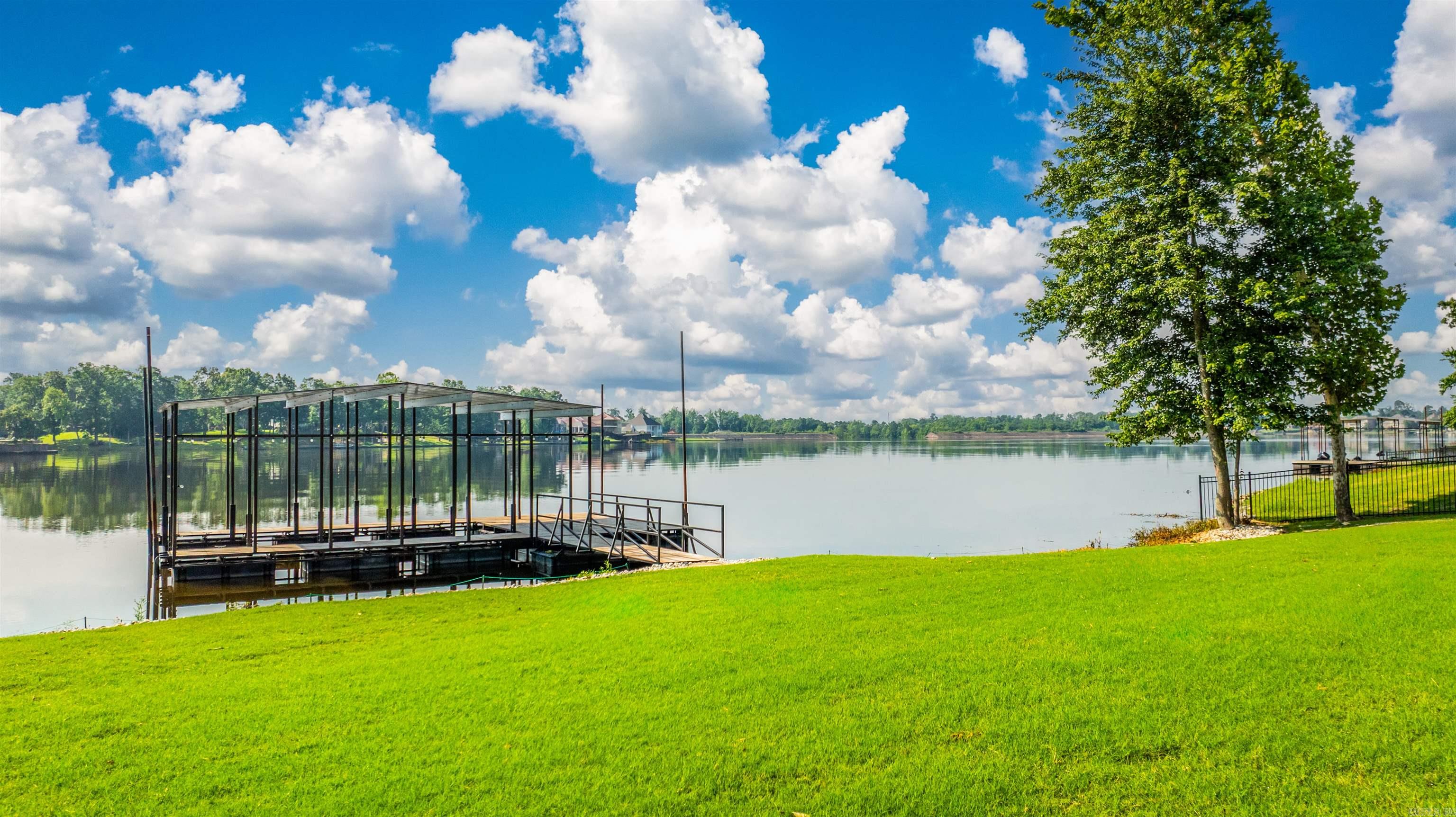 THE POINTE HURRICANE ESTATES - Residential