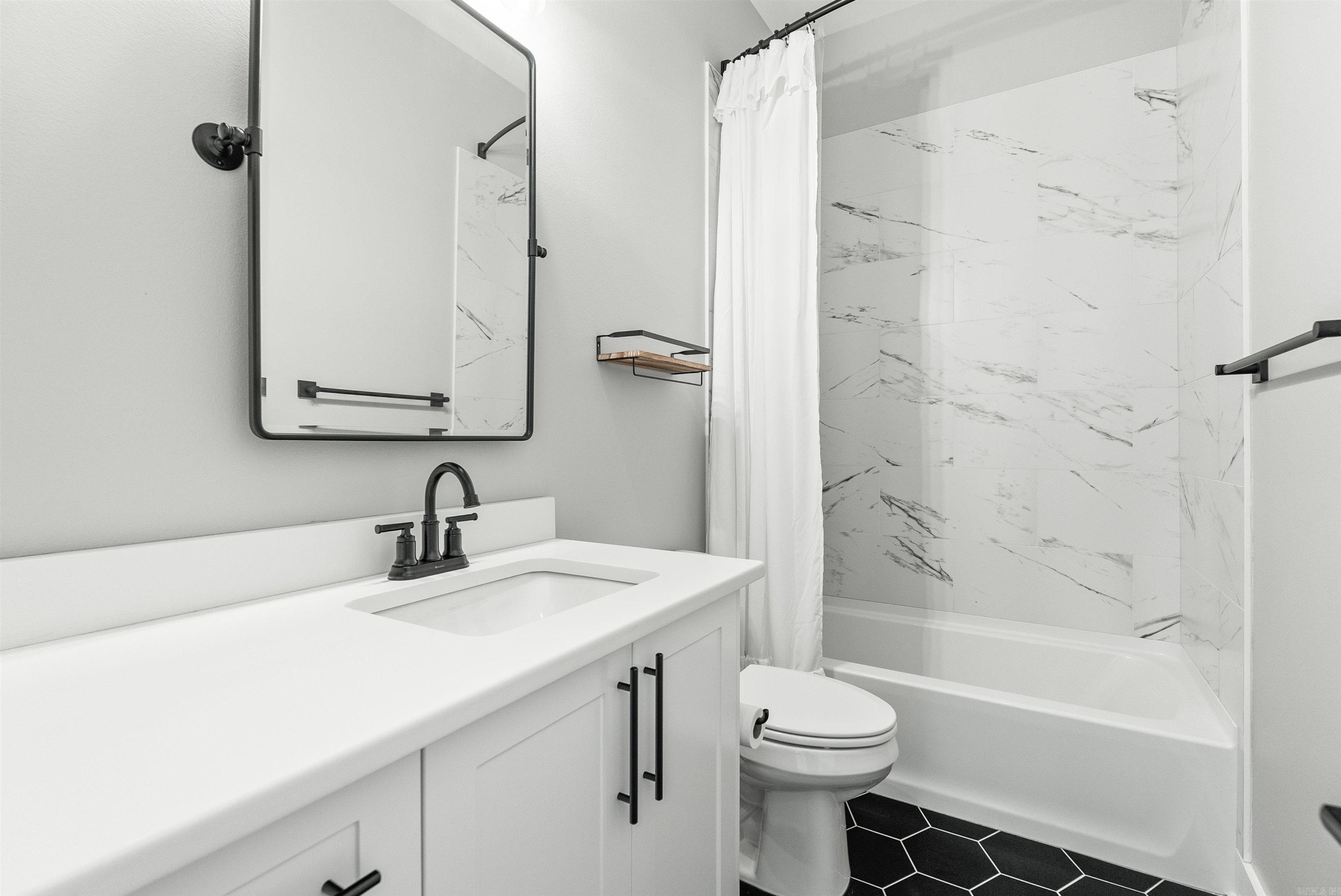 THE POINTE HURRICANE ESTATES - Residential