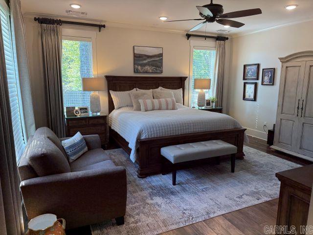THE OAKS - Residential