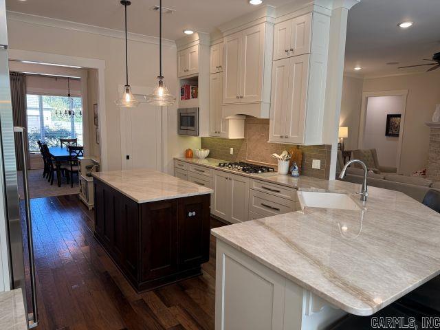 THE OAKS - Residential
