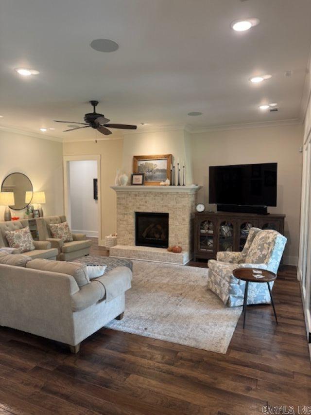 THE OAKS - Residential