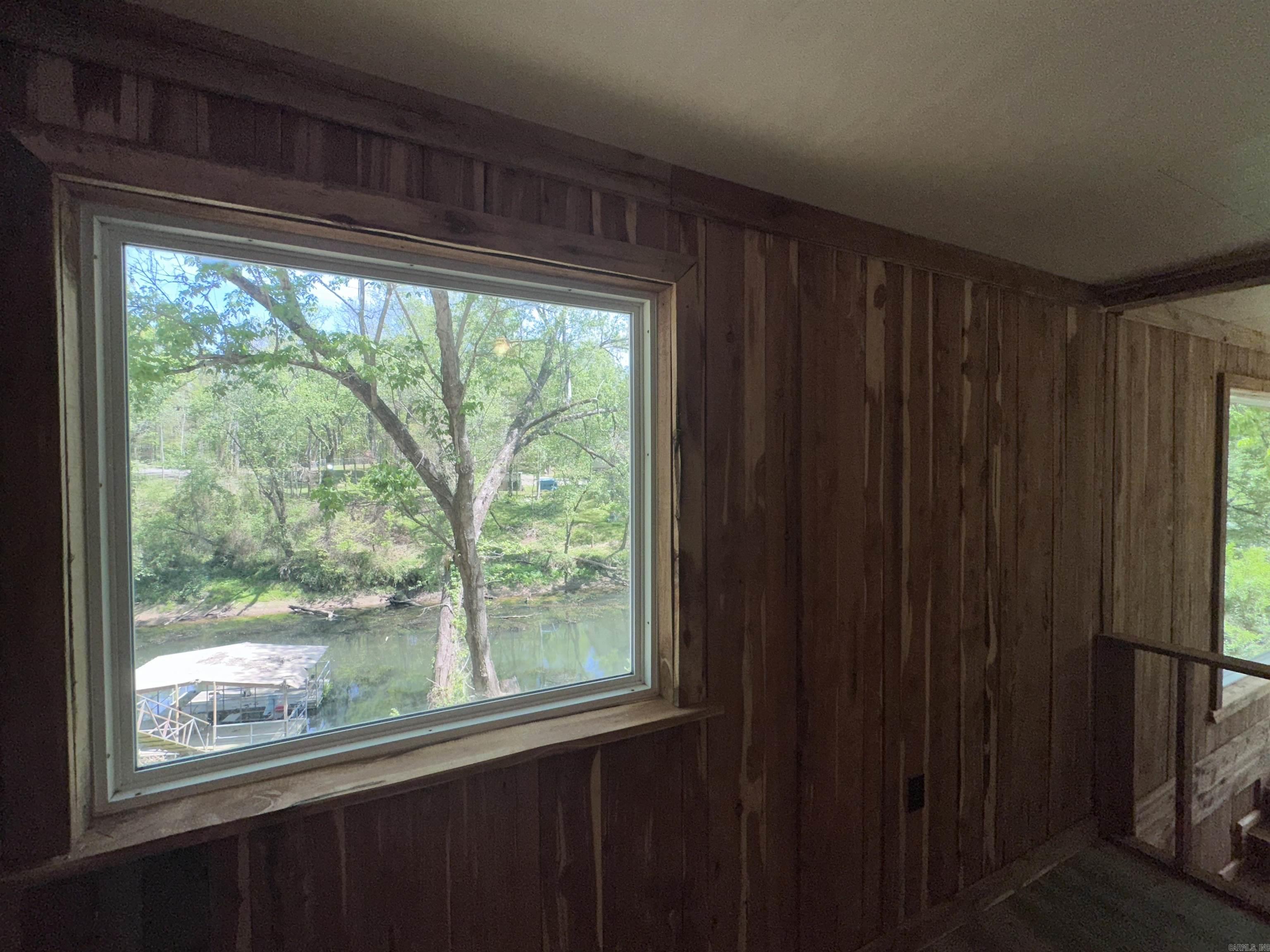 RAINBOW ISLAND - RIVER - Residential