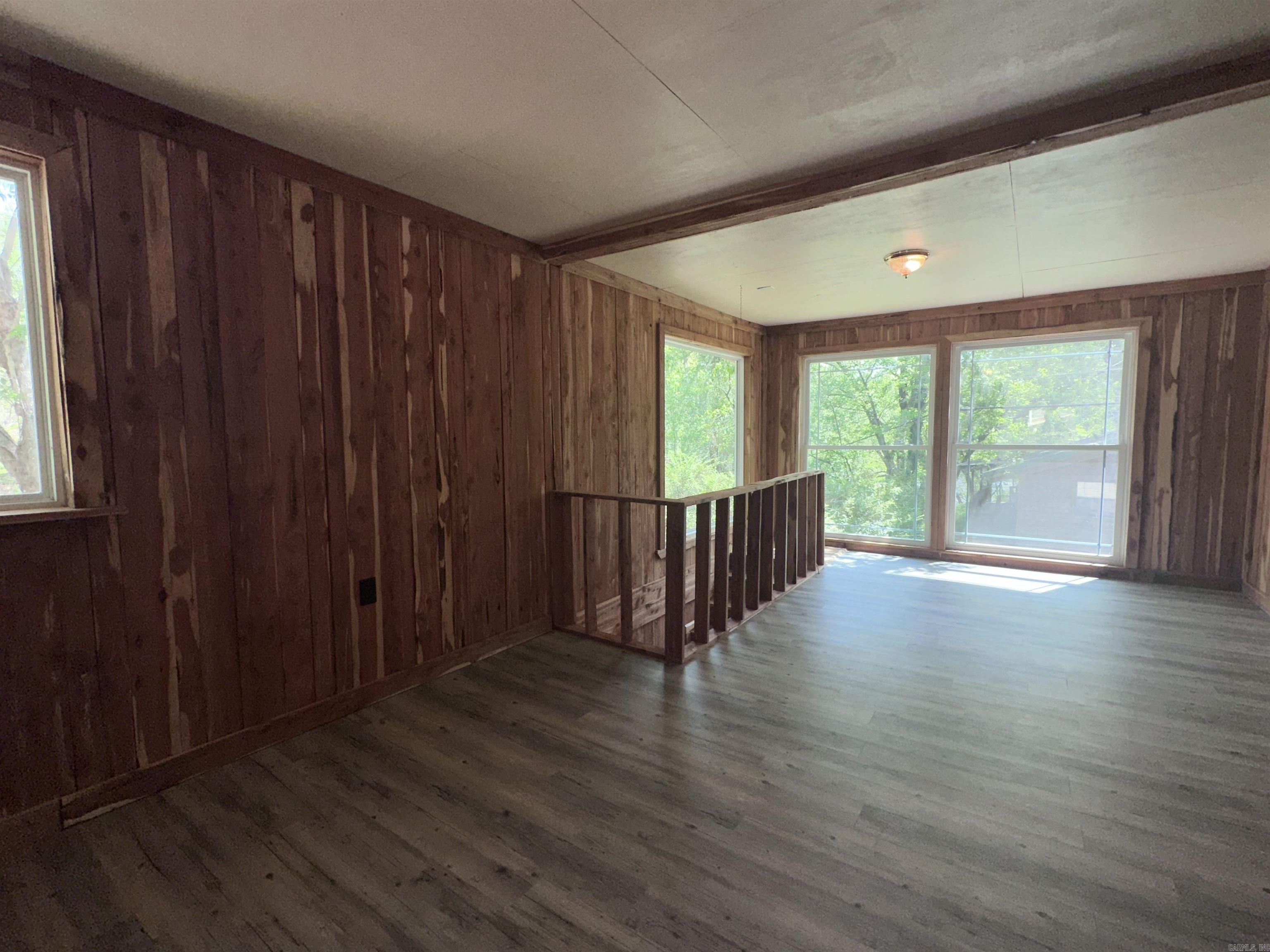 RAINBOW ISLAND - RIVER - Residential