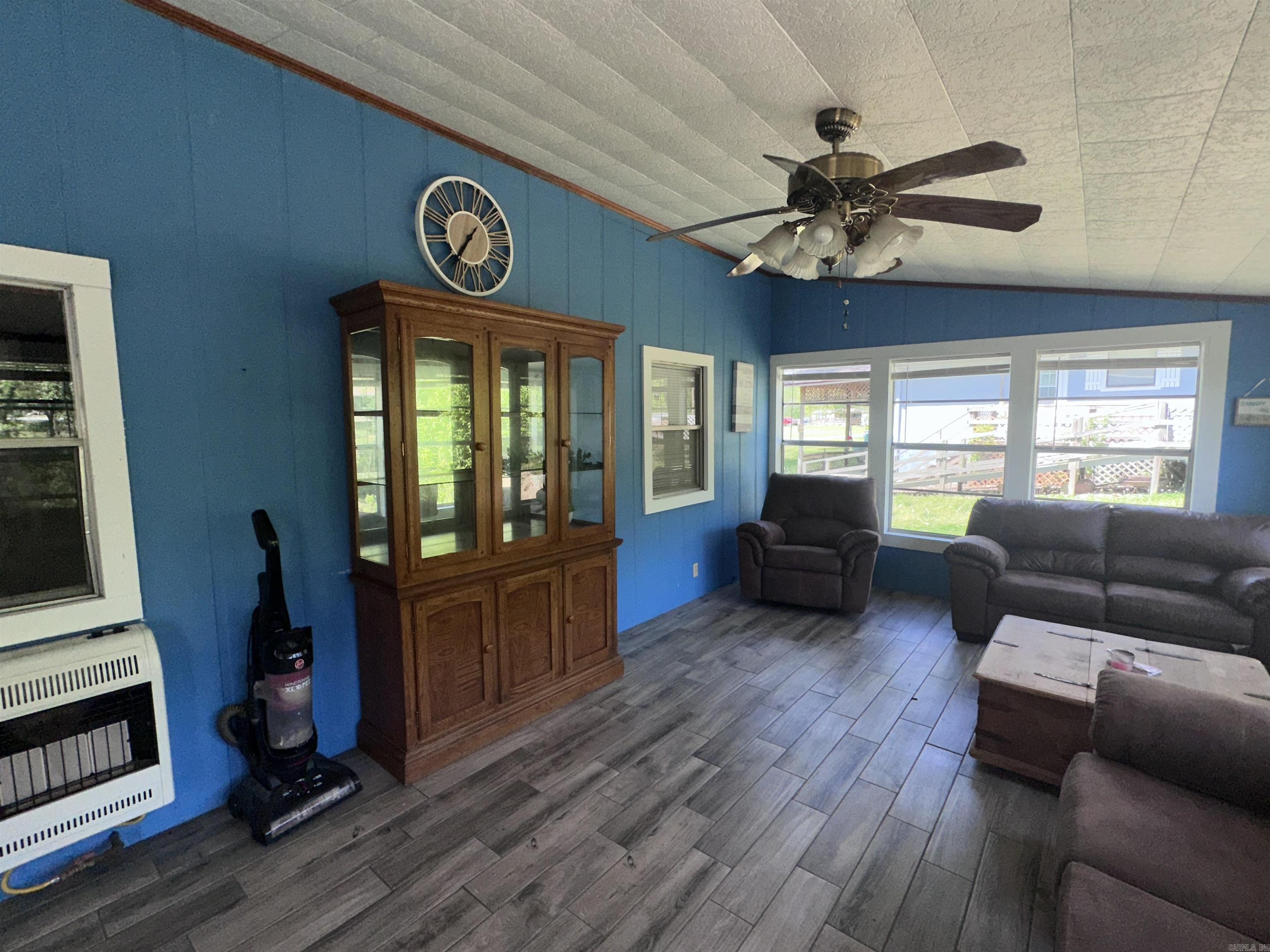 RAINBOW ISLAND - RIVER - Residential