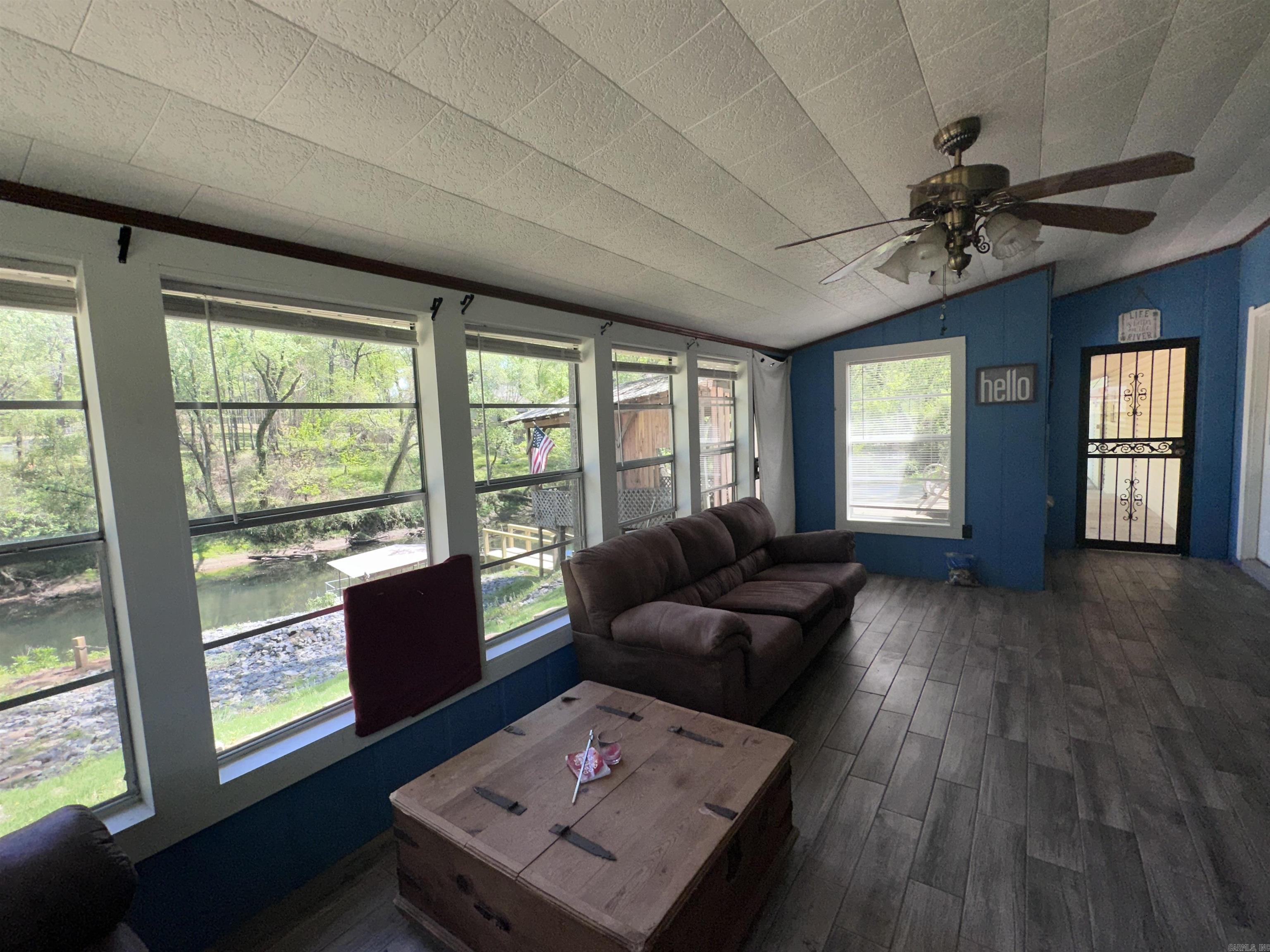 RAINBOW ISLAND - RIVER - Residential