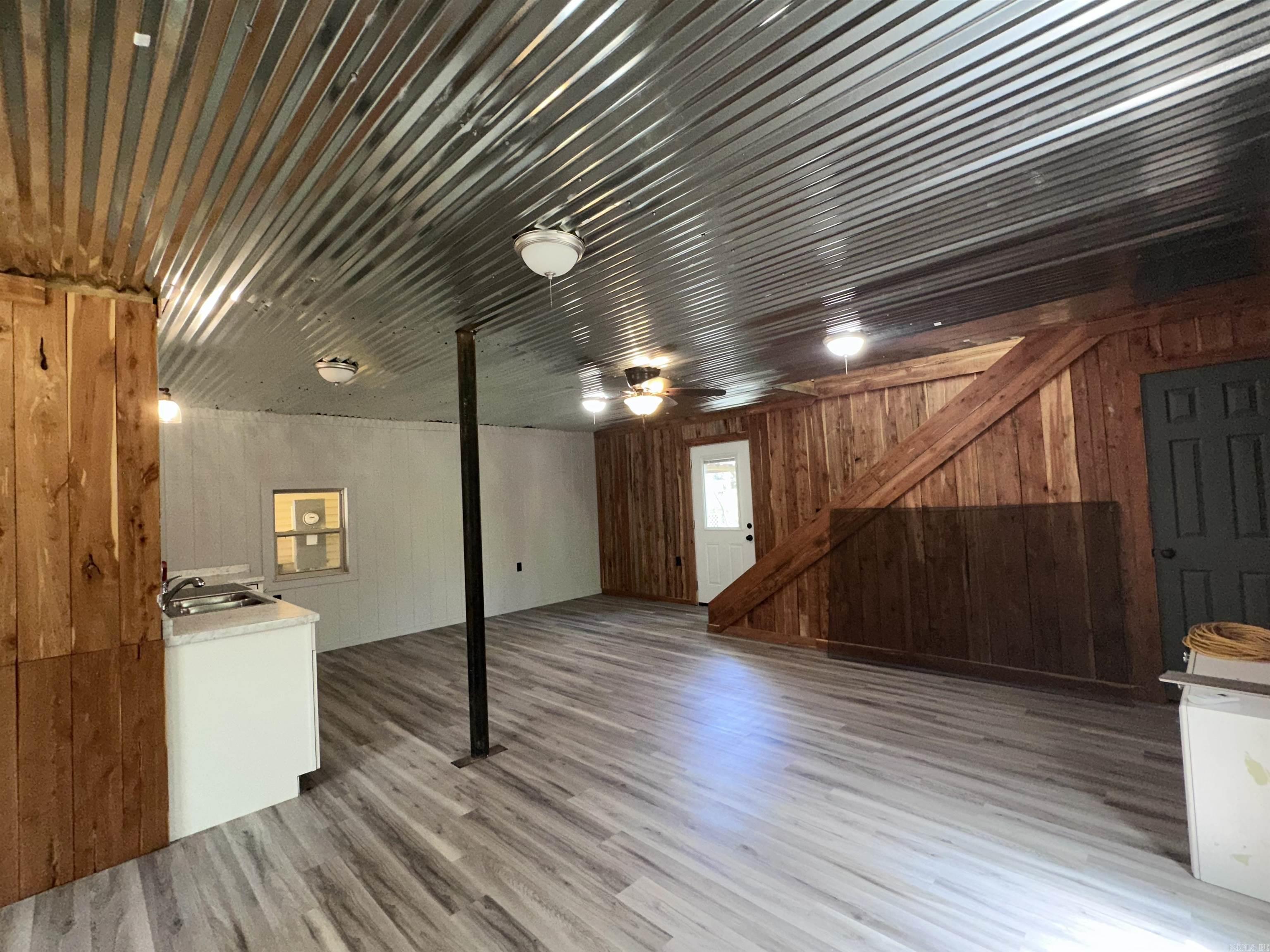 RAINBOW ISLAND - RIVER - Residential