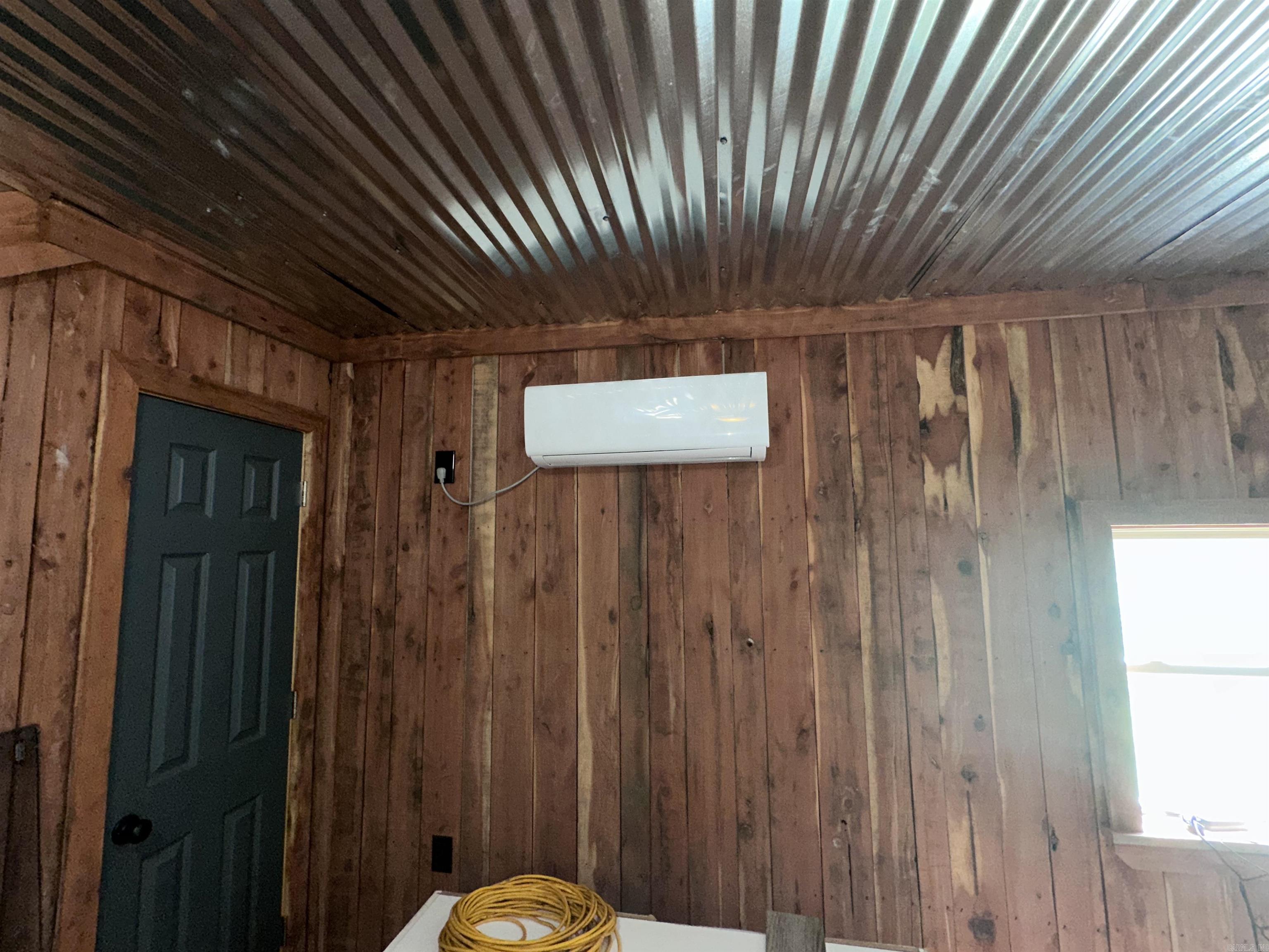 RAINBOW ISLAND - RIVER - Residential