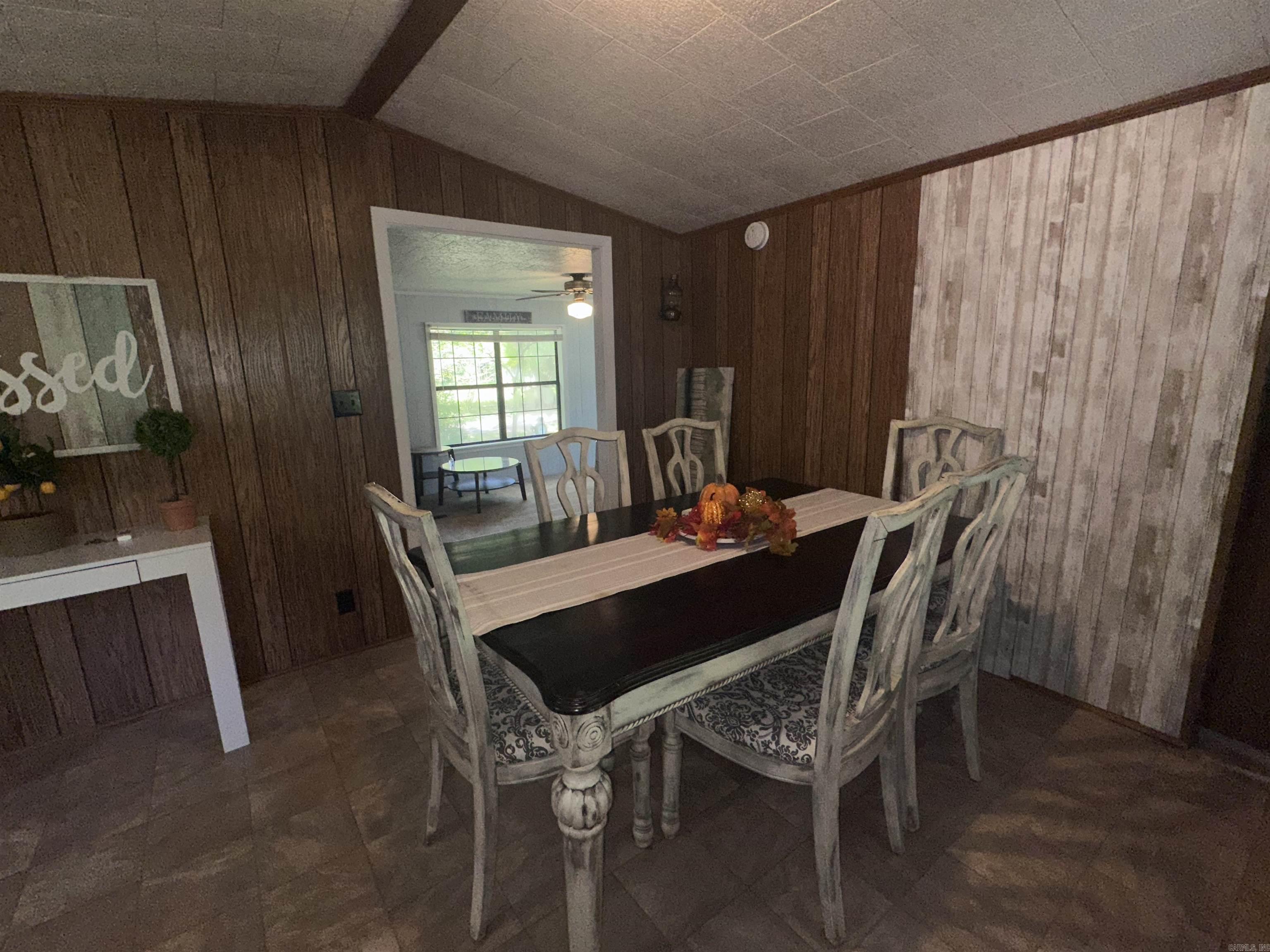 RAINBOW ISLAND - RIVER - Residential