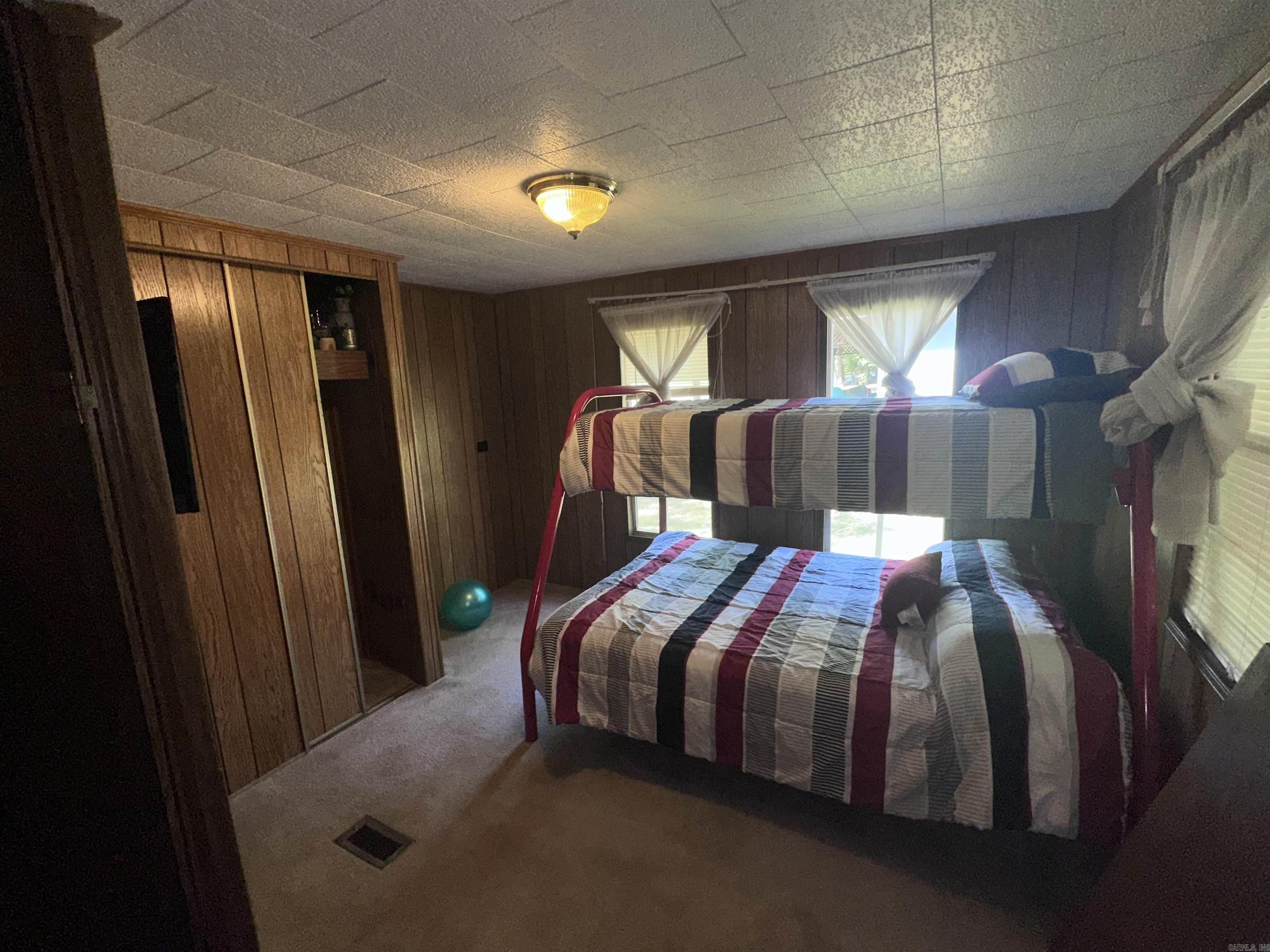 RAINBOW ISLAND - RIVER - Residential