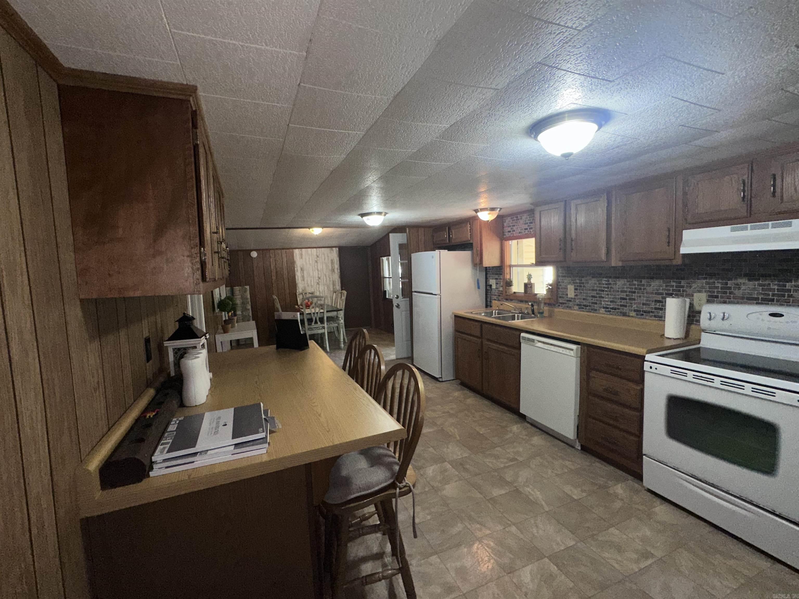 RAINBOW ISLAND - RIVER - Residential