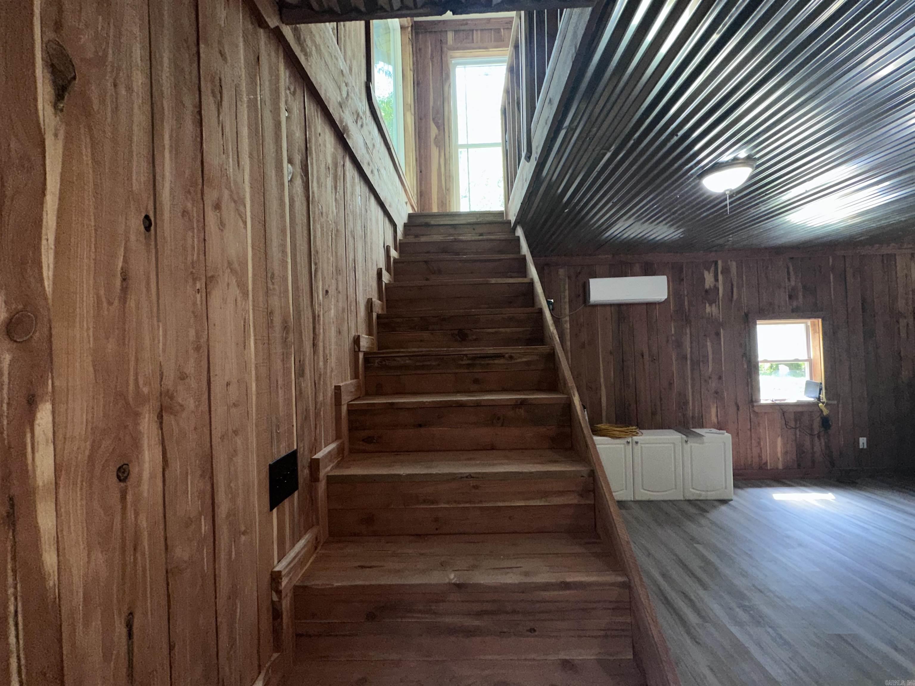 RAINBOW ISLAND - RIVER - Residential