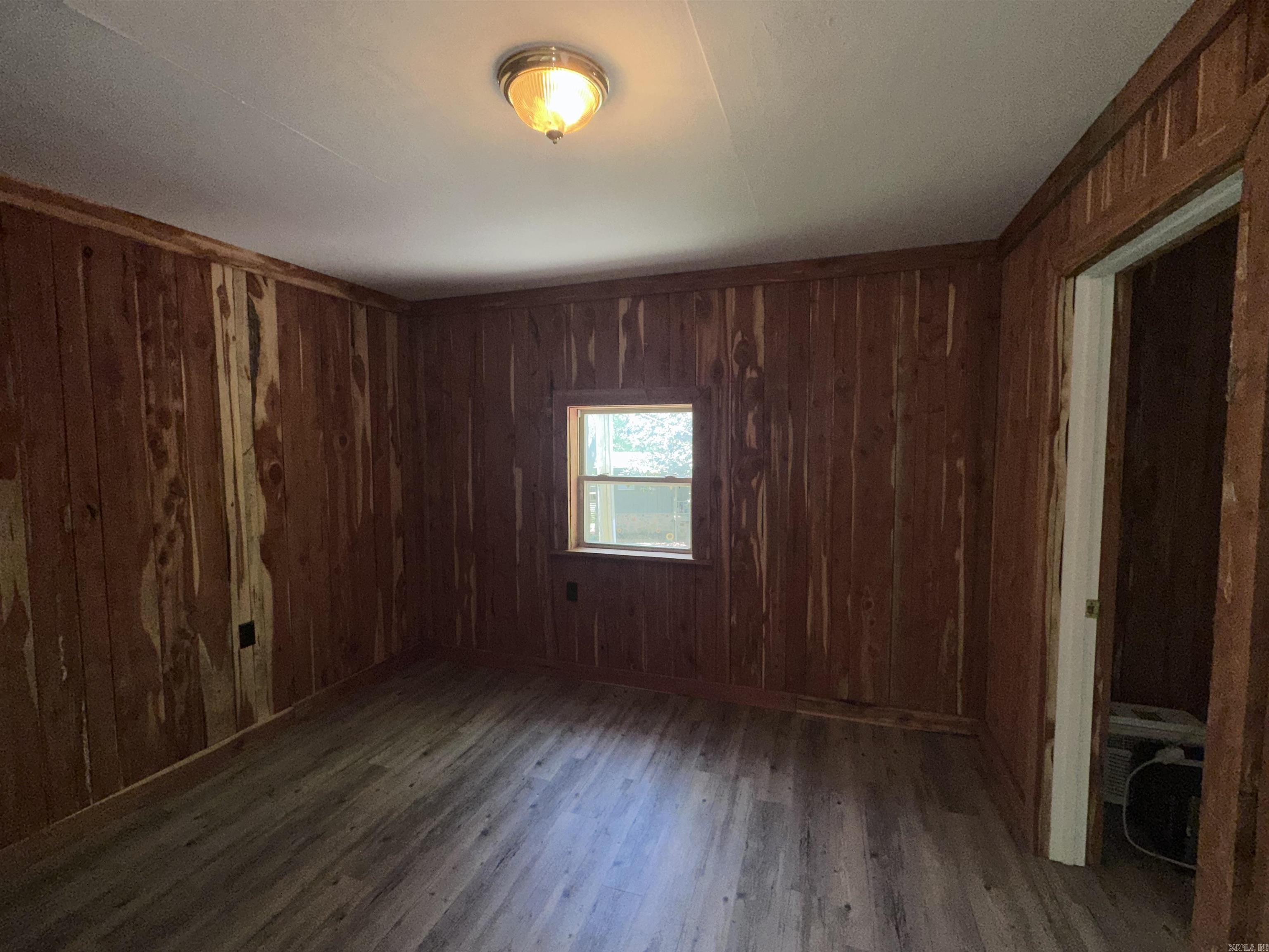 RAINBOW ISLAND - RIVER - Residential