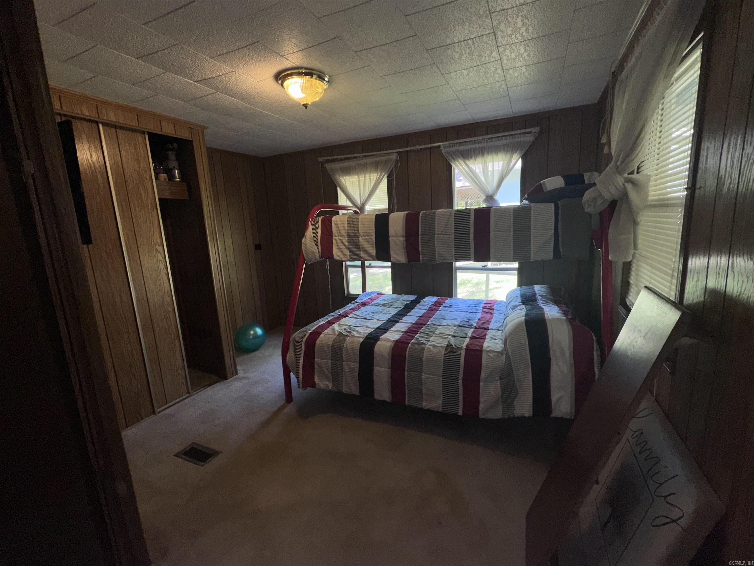 RAINBOW ISLAND - RIVER - Residential