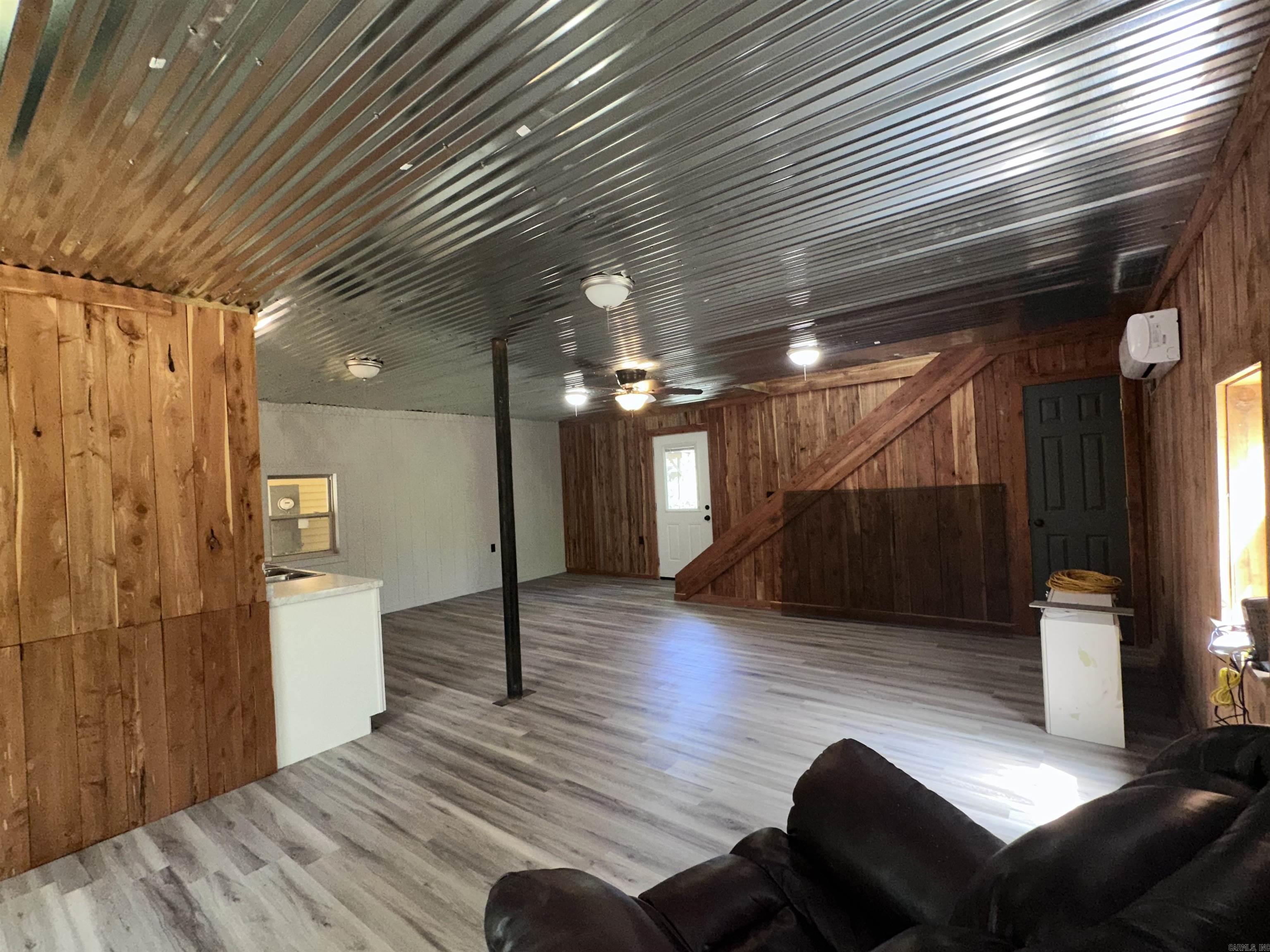 RAINBOW ISLAND - RIVER - Residential