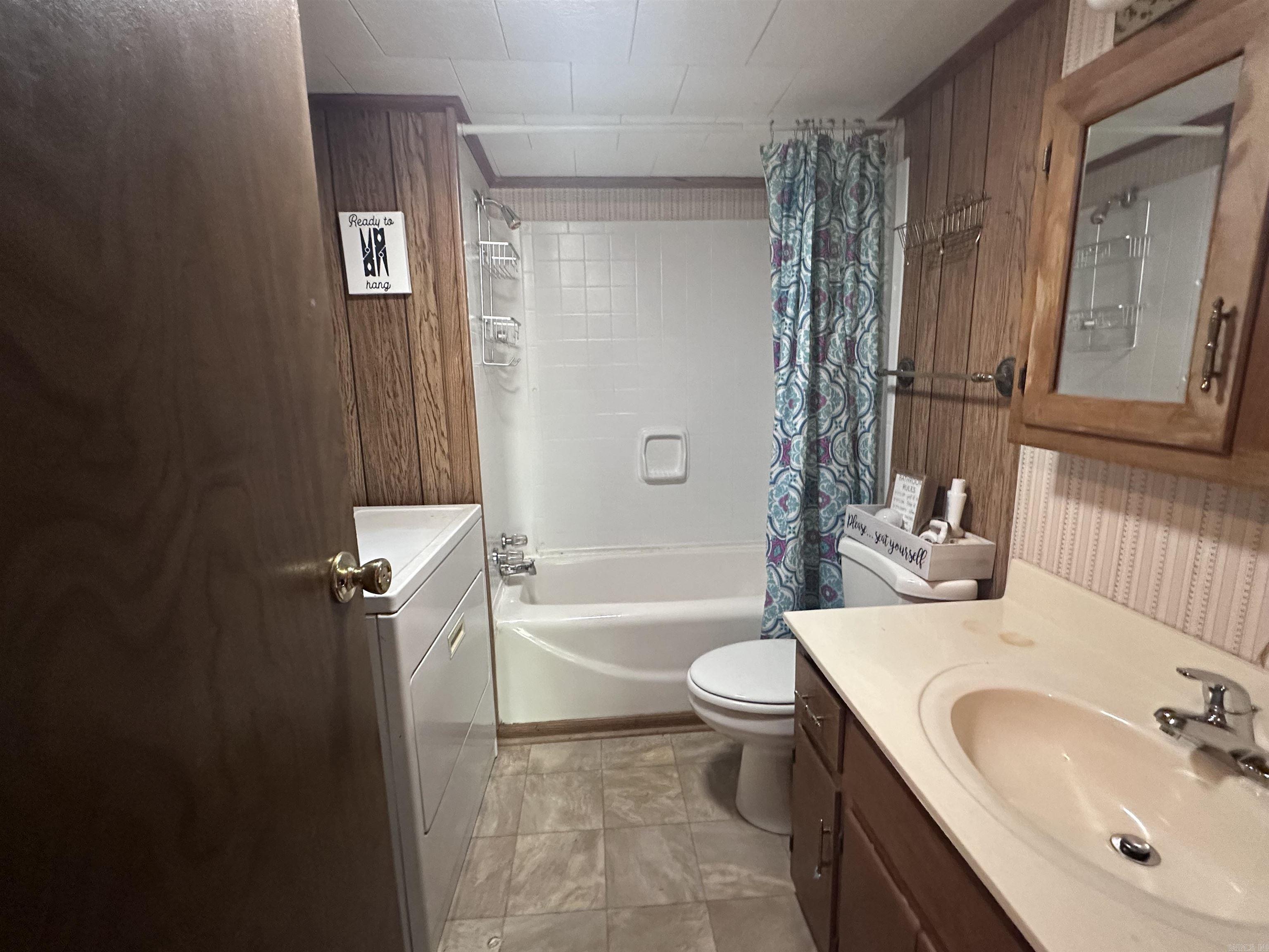 RAINBOW ISLAND - RIVER - Residential