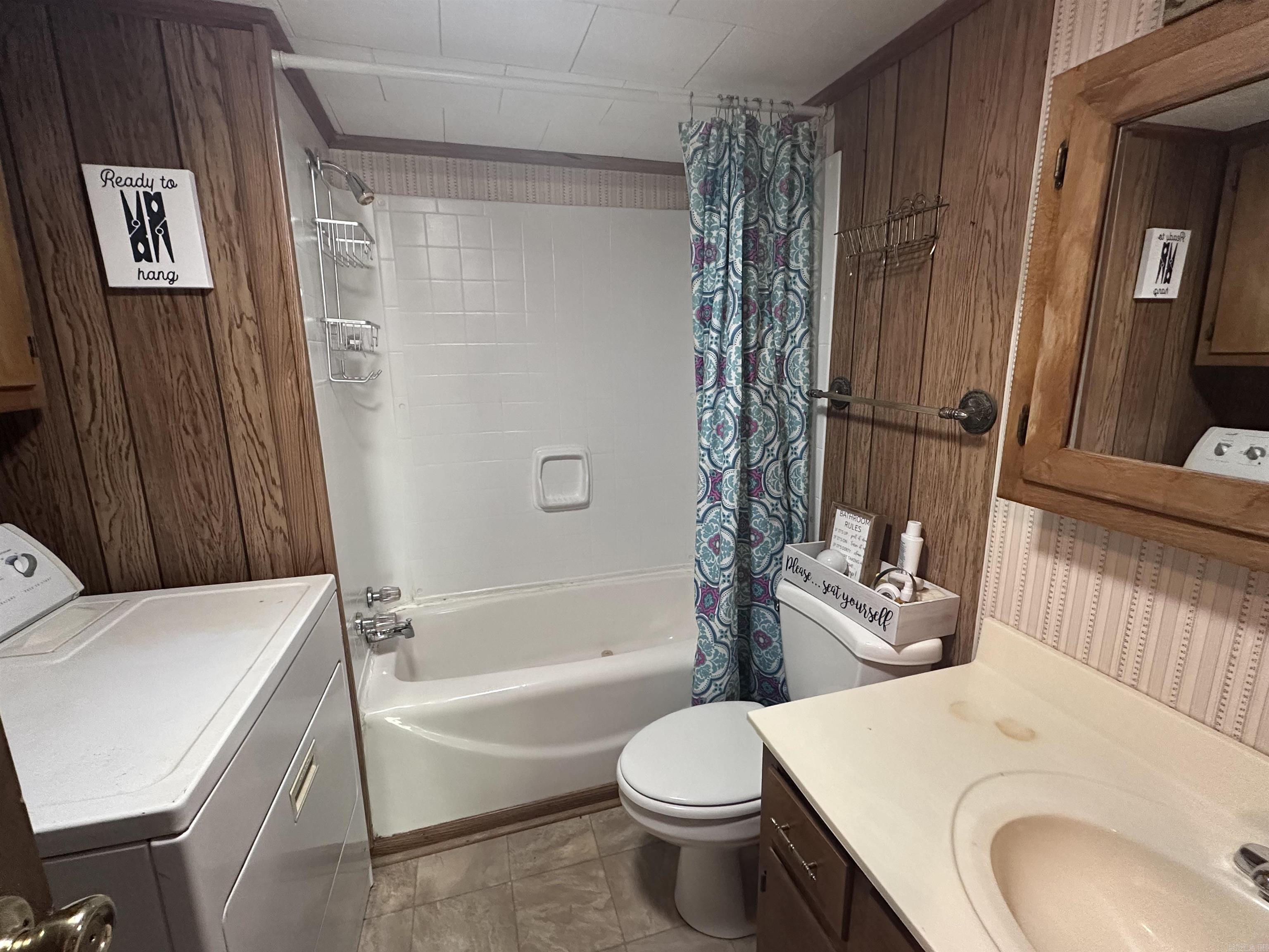 RAINBOW ISLAND - RIVER - Residential