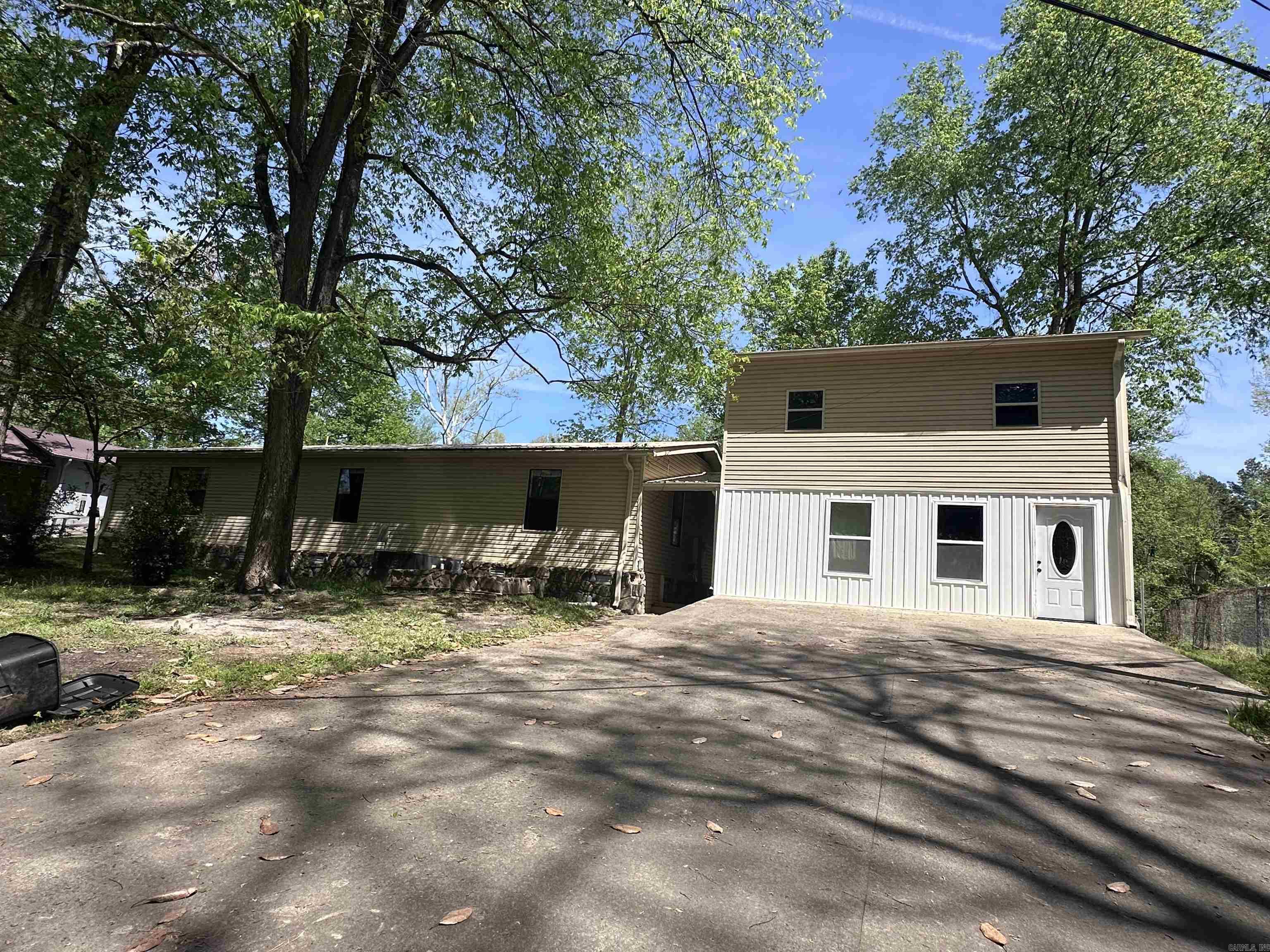 RAINBOW ISLAND - RIVER - Residential