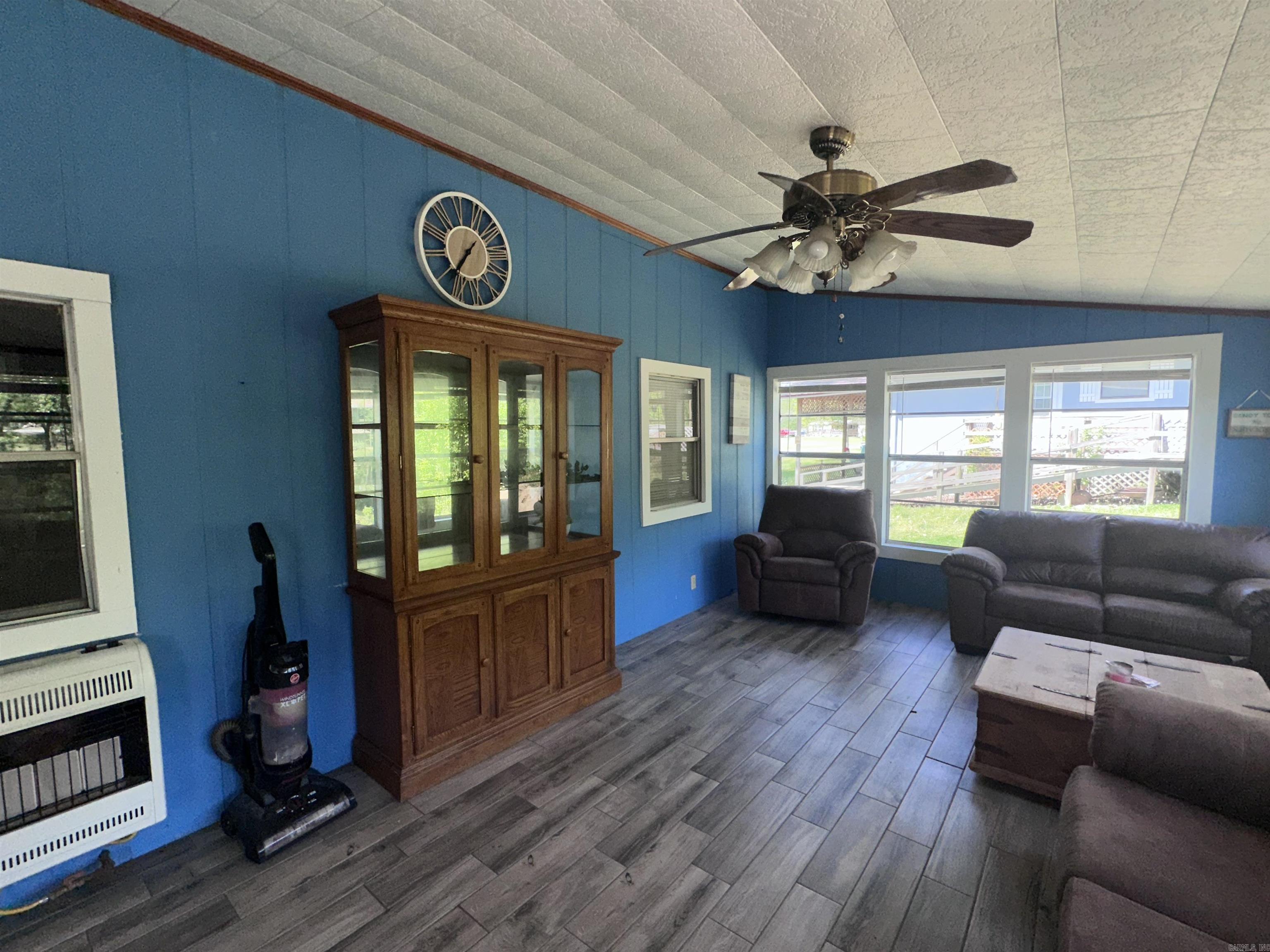 RAINBOW ISLAND - RIVER - Residential