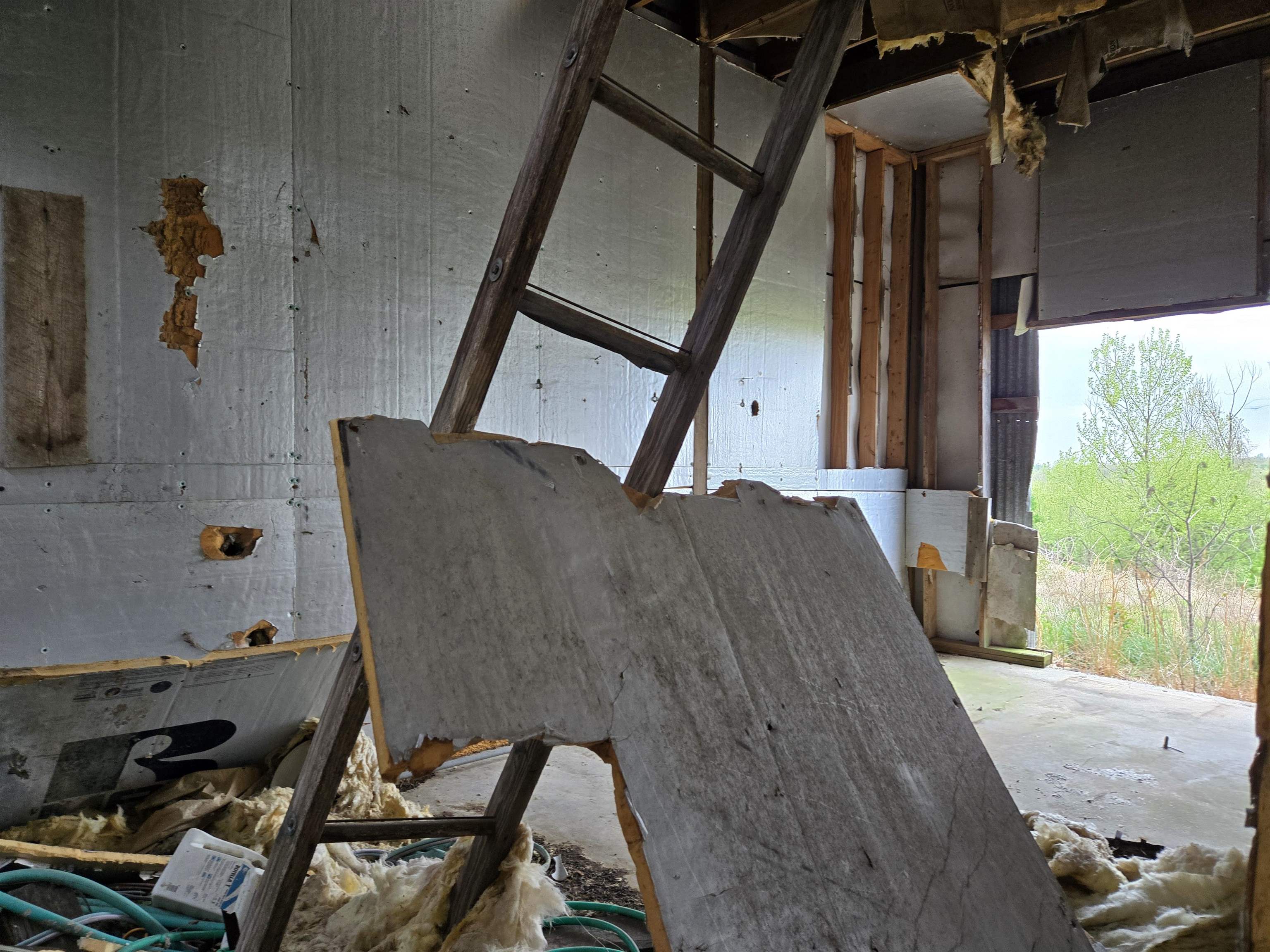 Metes & Bounds - Land