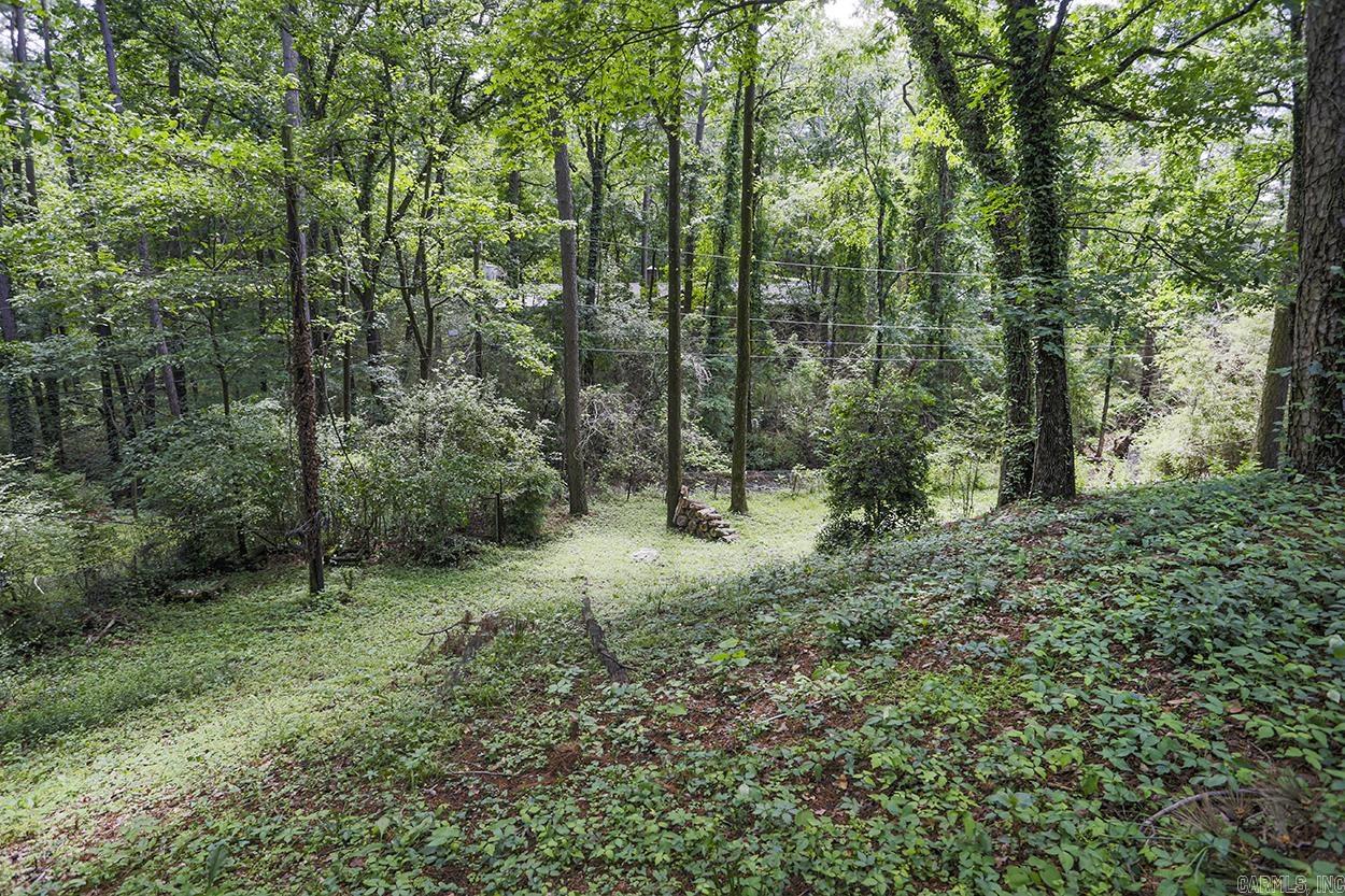 LEAWOOD MANOR - Residential