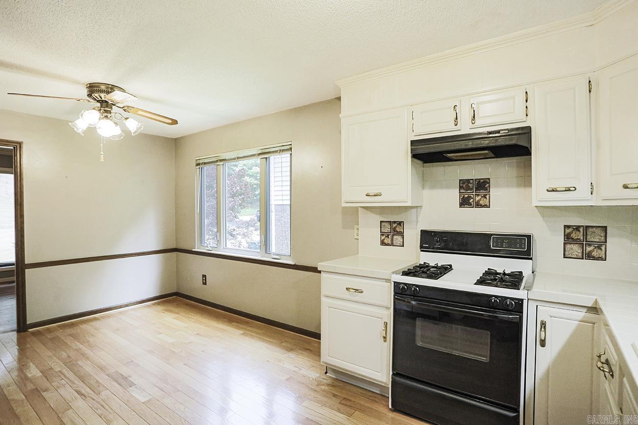 LEAWOOD MANOR - Residential