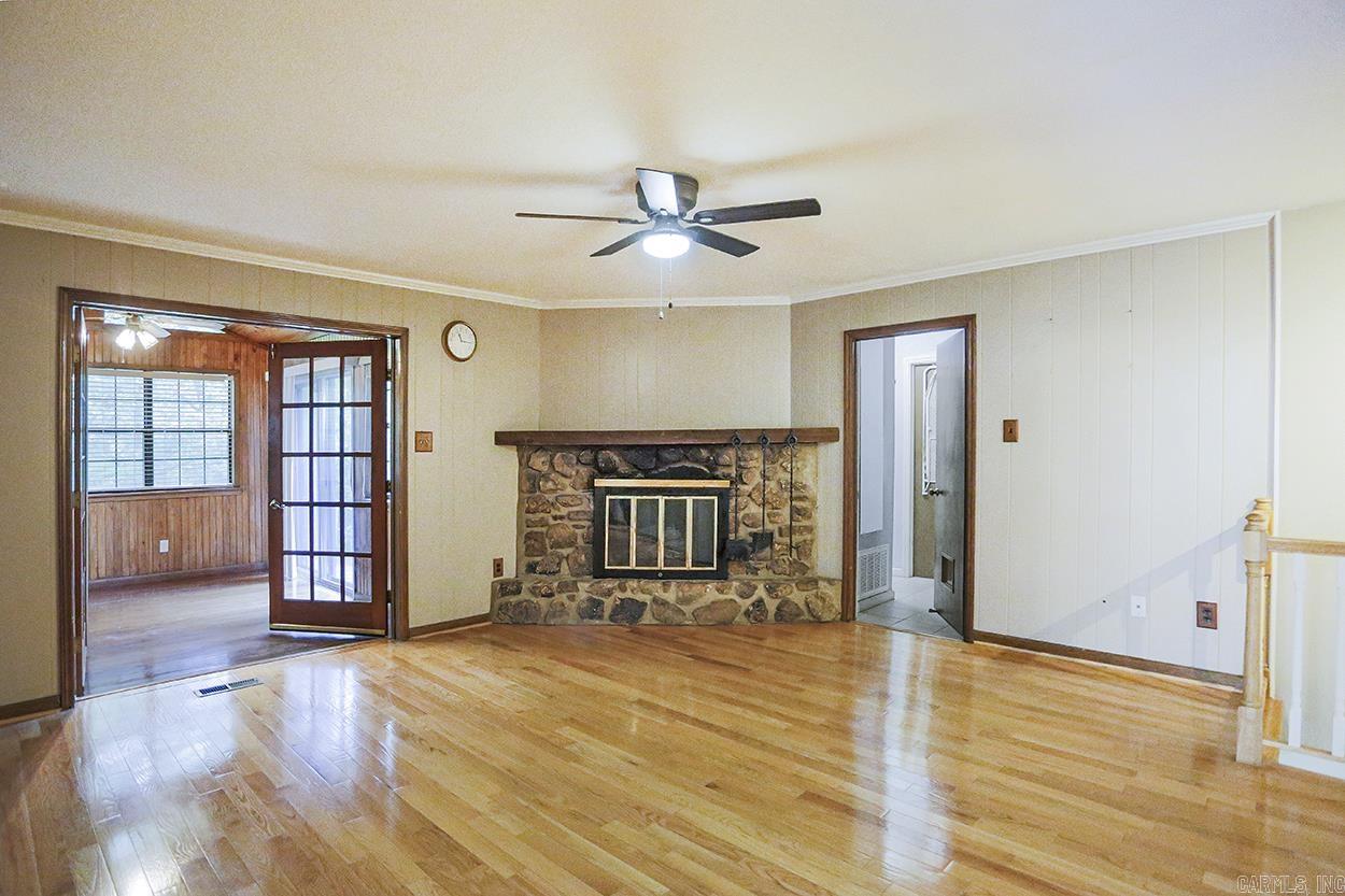 LEAWOOD MANOR - Residential