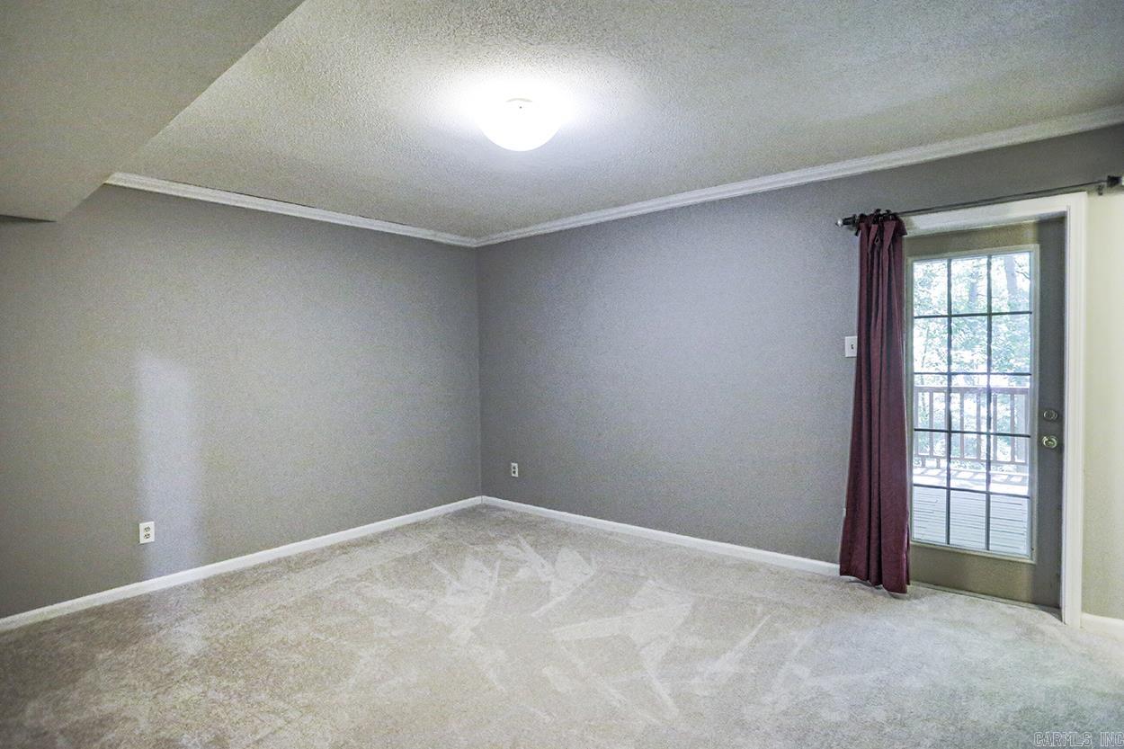 LEAWOOD MANOR - Residential
