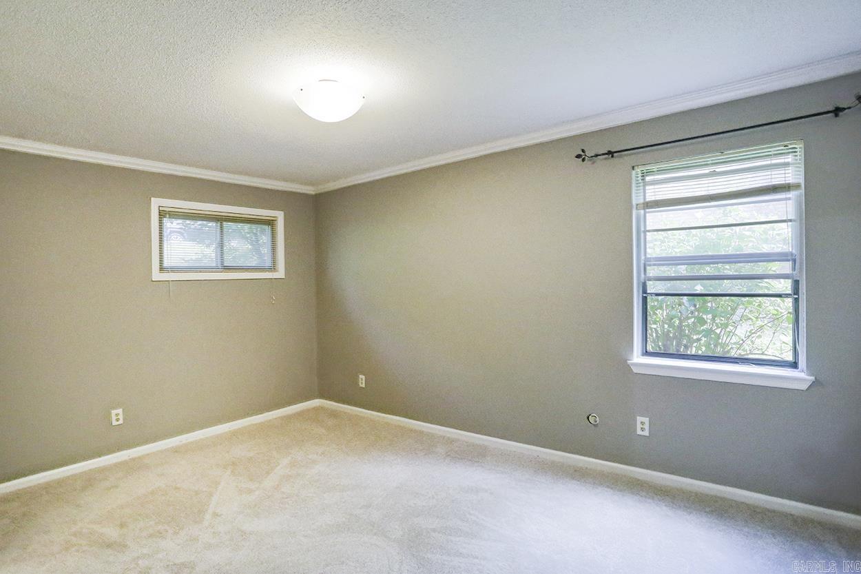 LEAWOOD MANOR - Residential