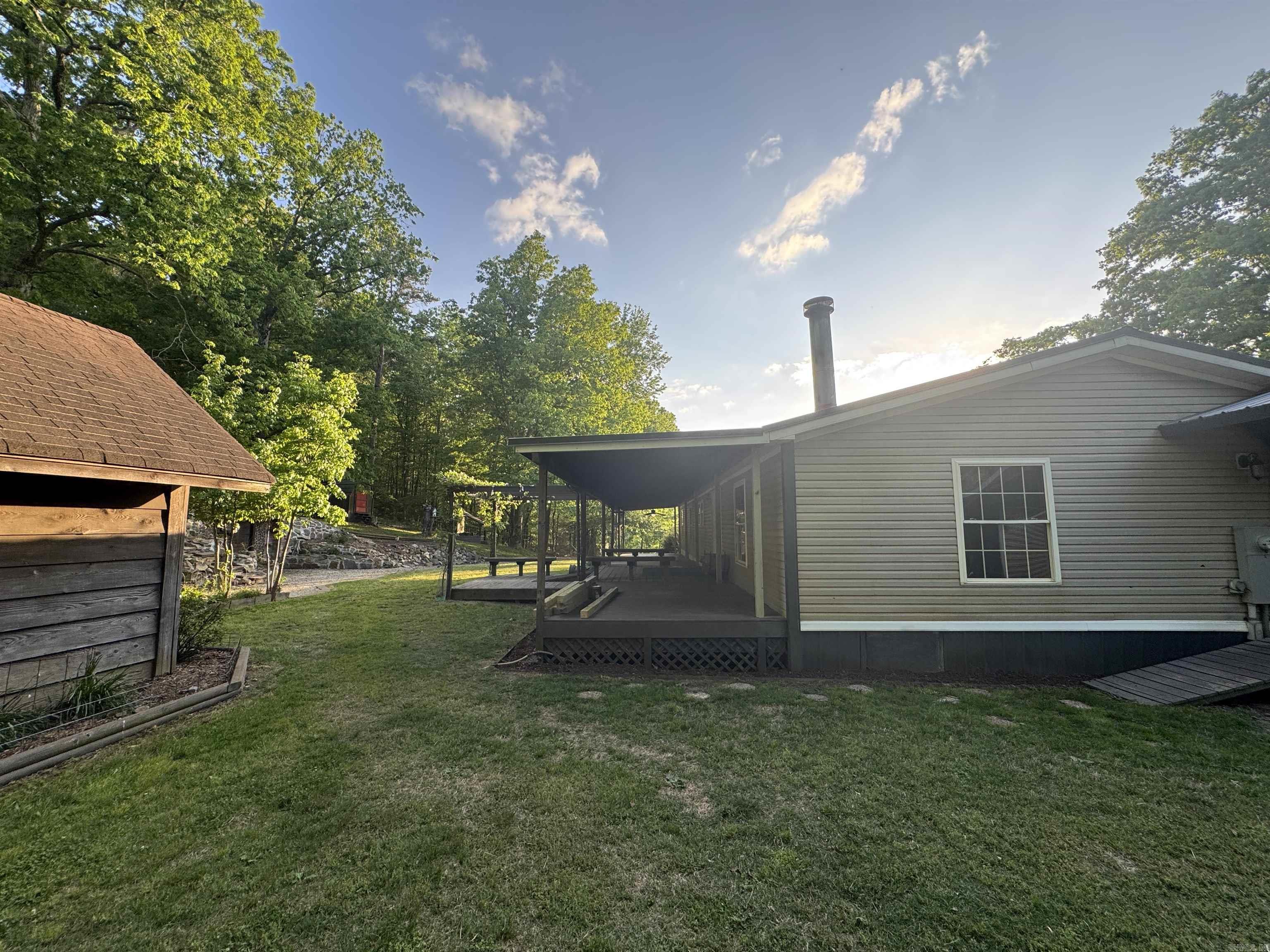 LONSDALE, TOWN OF - Residential