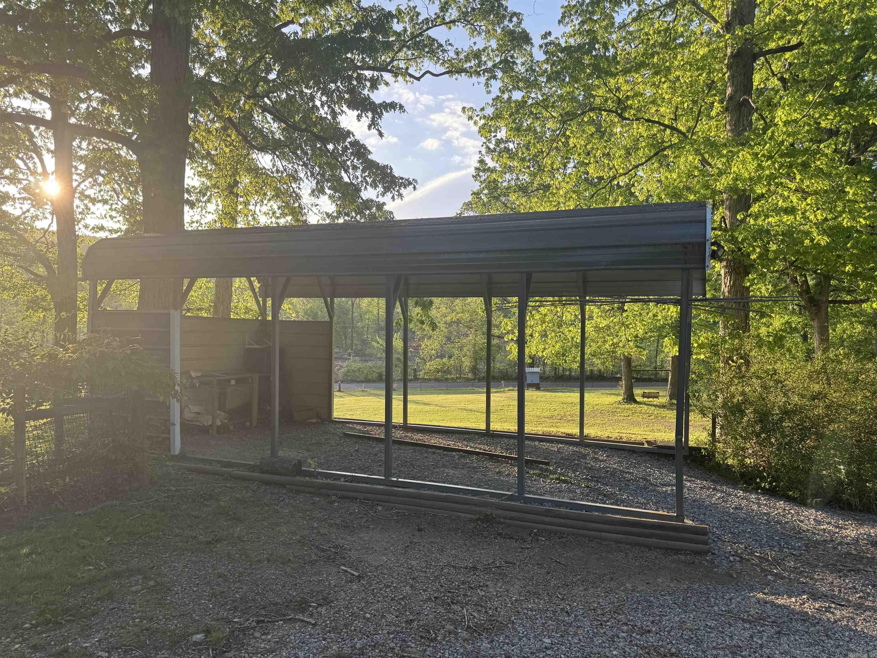 LONSDALE, TOWN OF - Residential