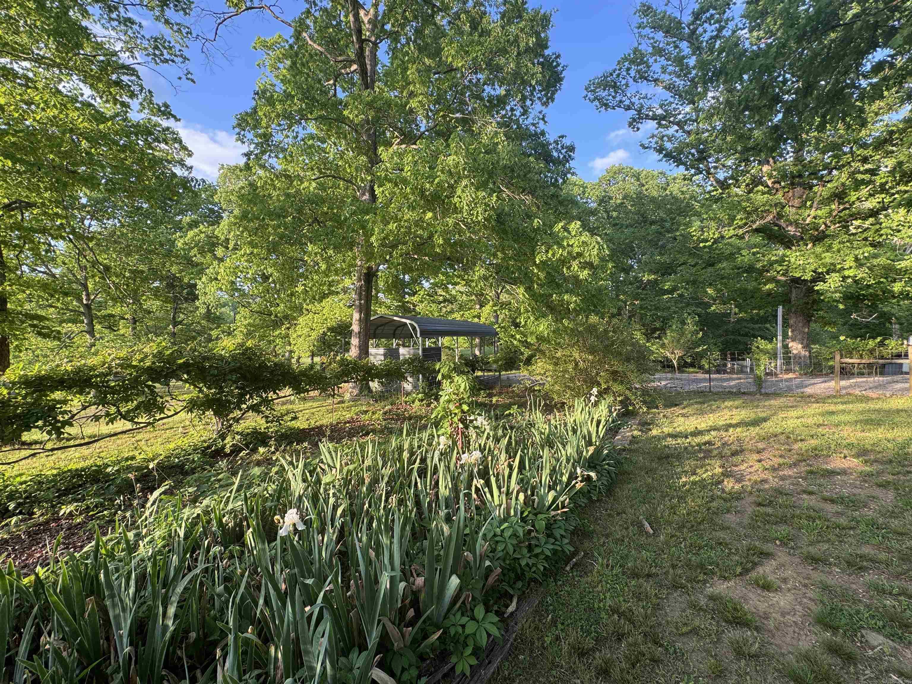 LONSDALE, TOWN OF - Residential