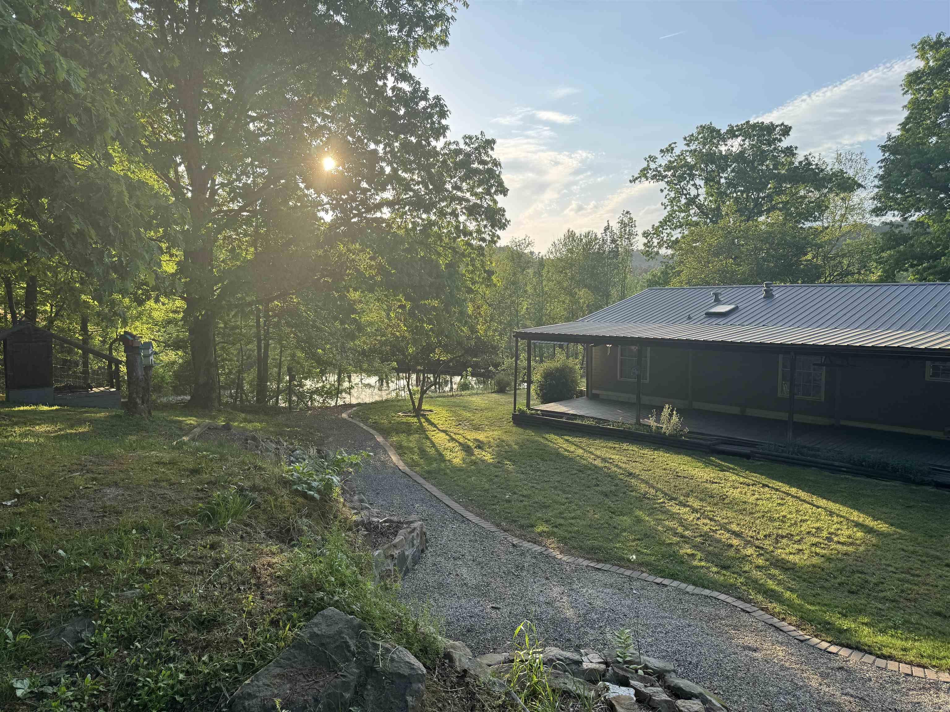 LONSDALE, TOWN OF - Residential