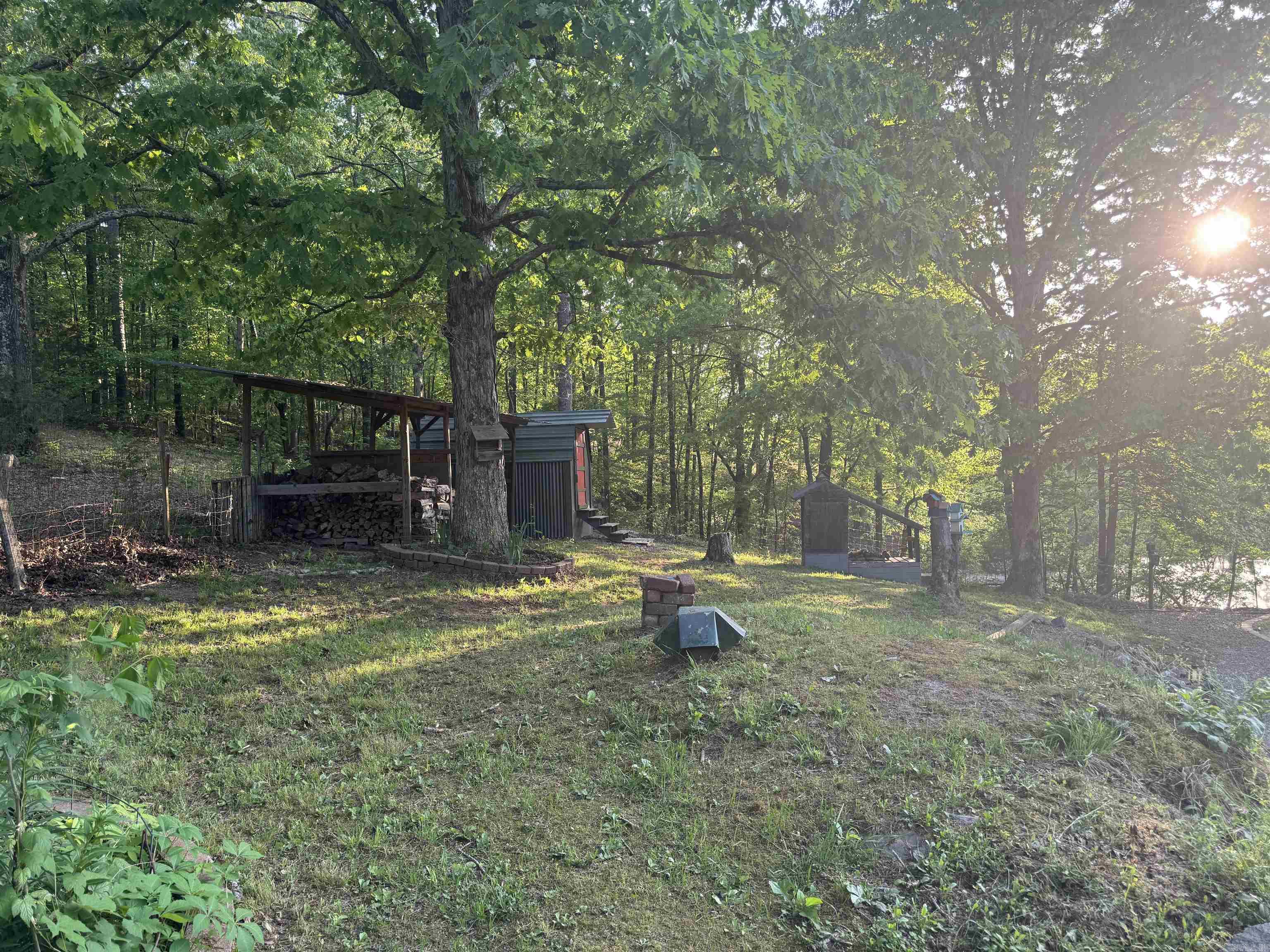 LONSDALE, TOWN OF - Residential