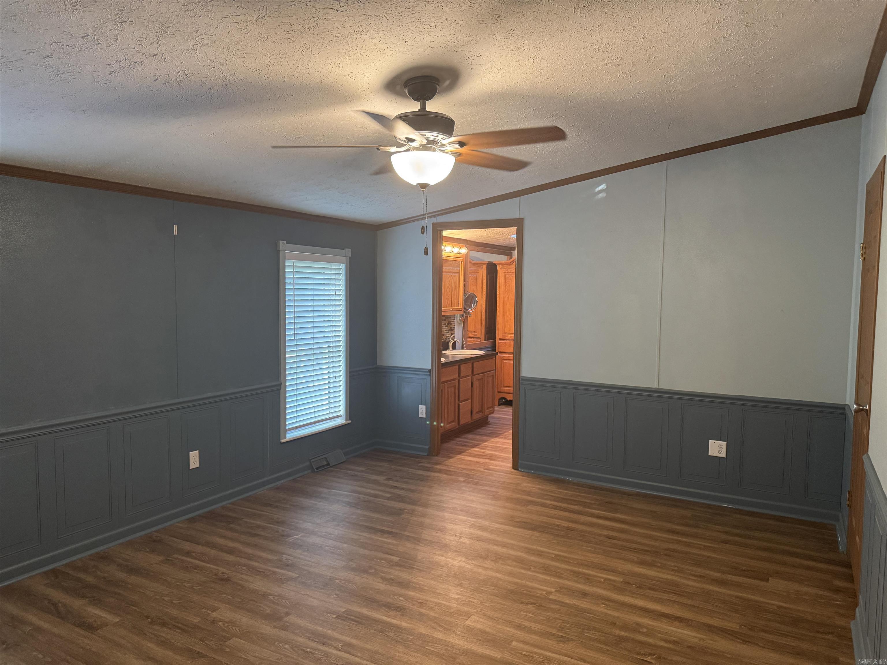 LONSDALE, TOWN OF - Residential