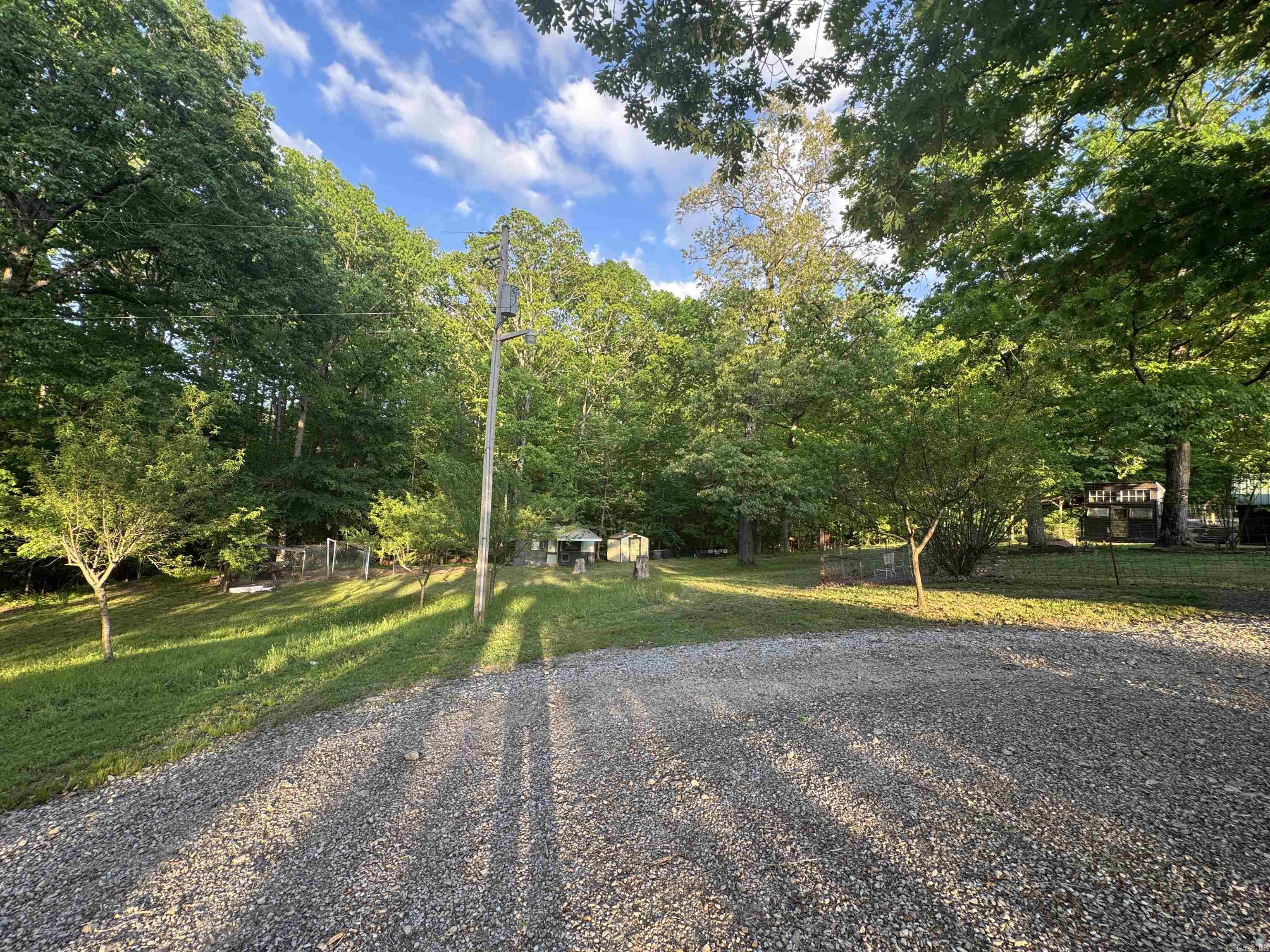 LONSDALE, TOWN OF - Residential