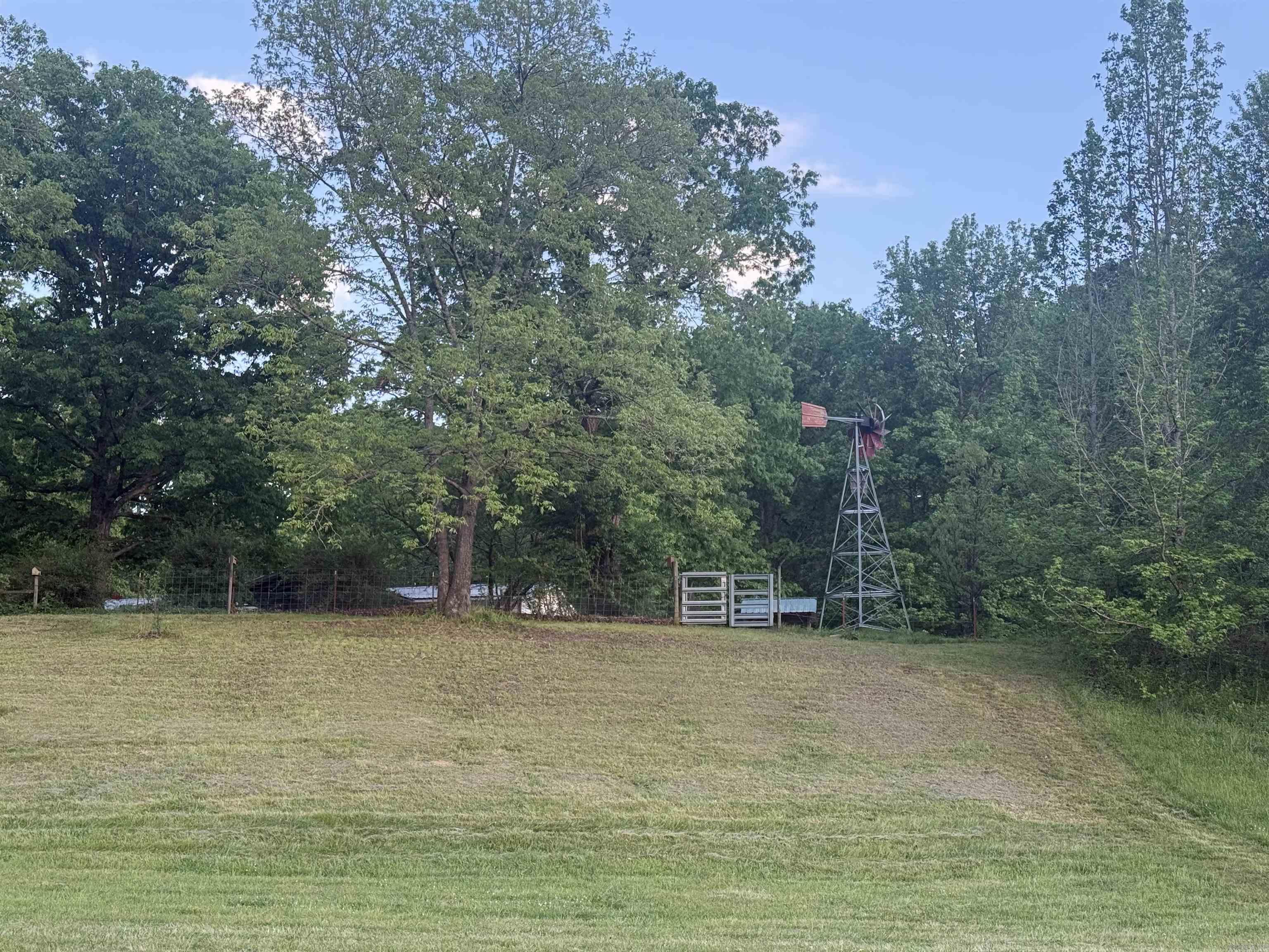 LONSDALE, TOWN OF - Residential