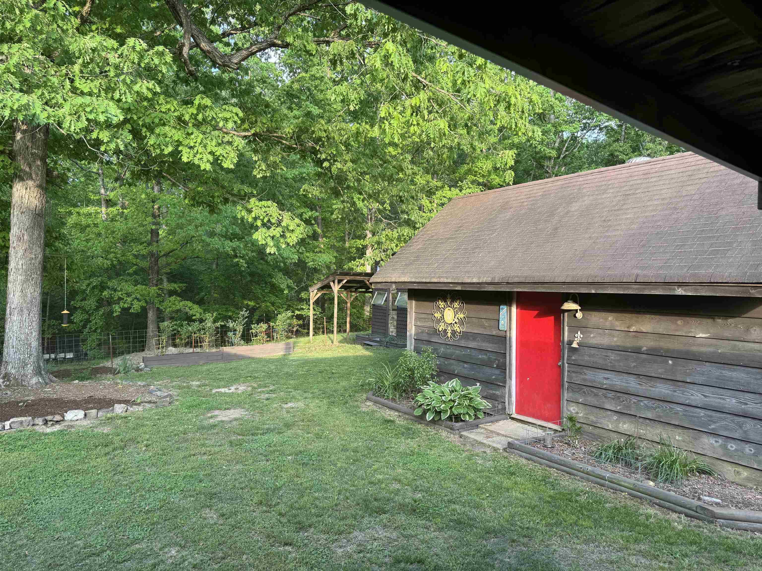 LONSDALE, TOWN OF - Residential