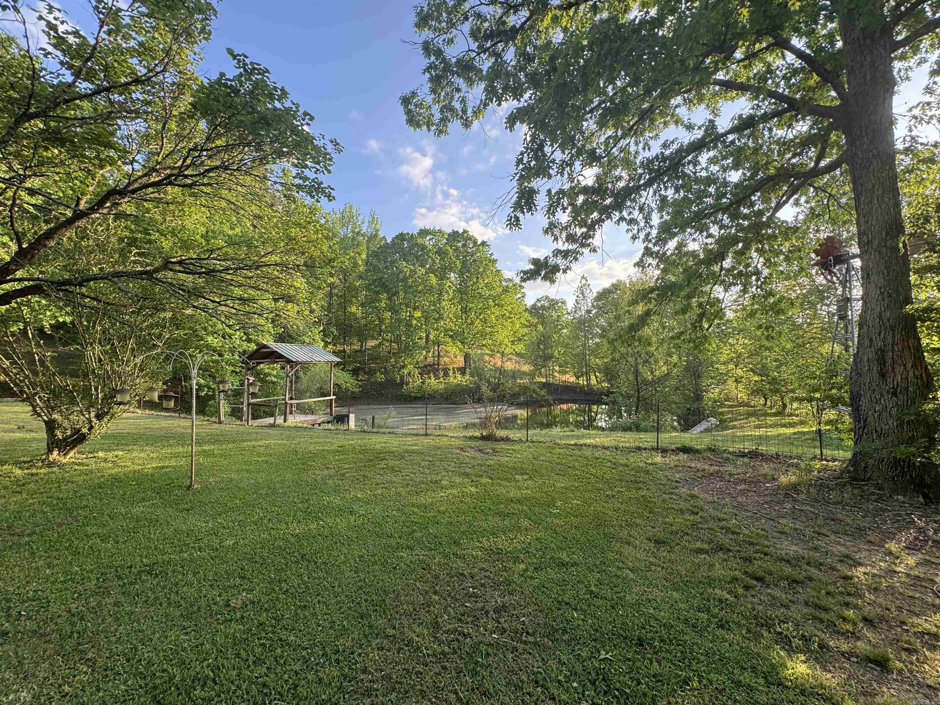 LONSDALE, TOWN OF - Residential