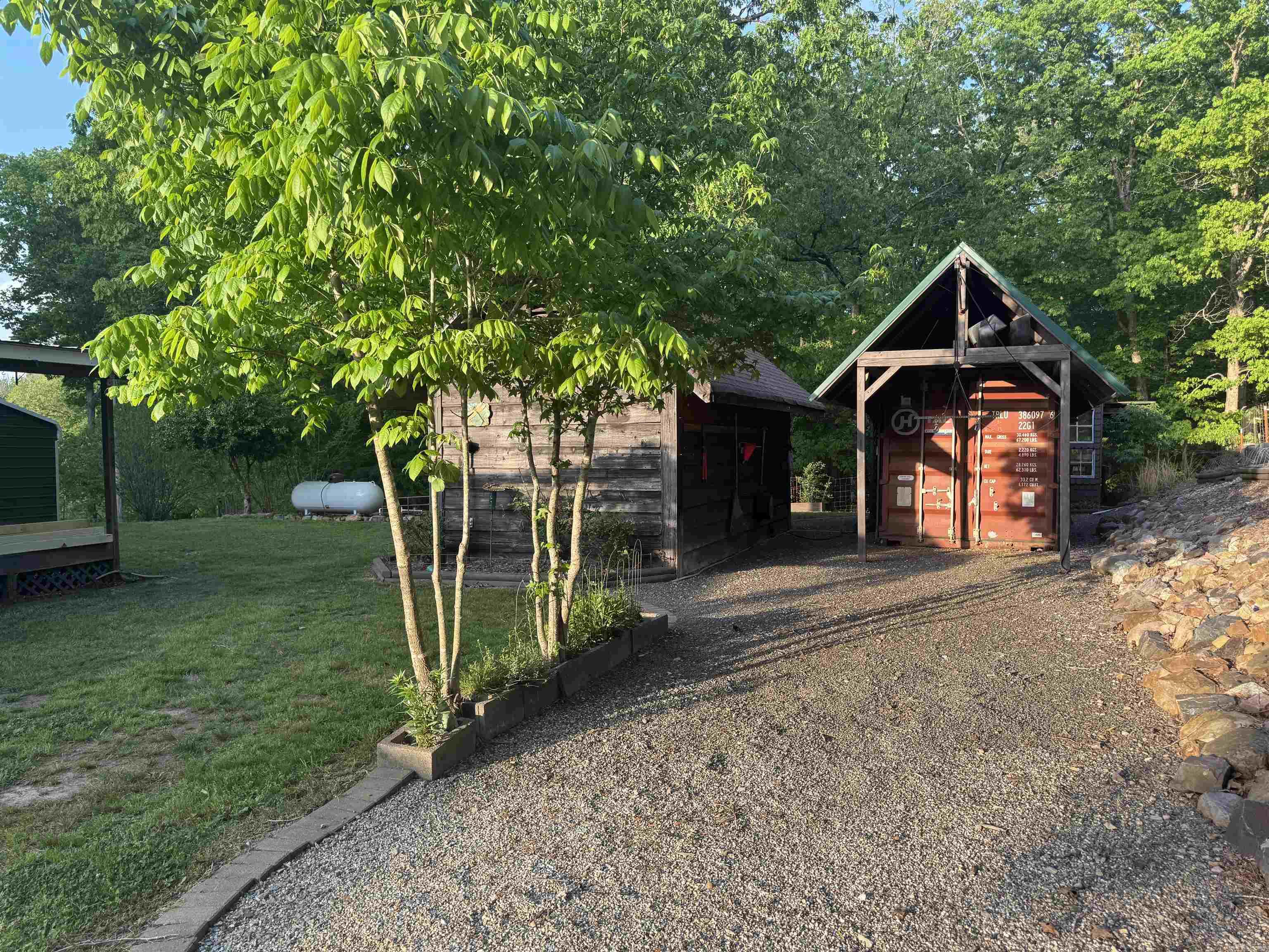 LONSDALE, TOWN OF - Residential