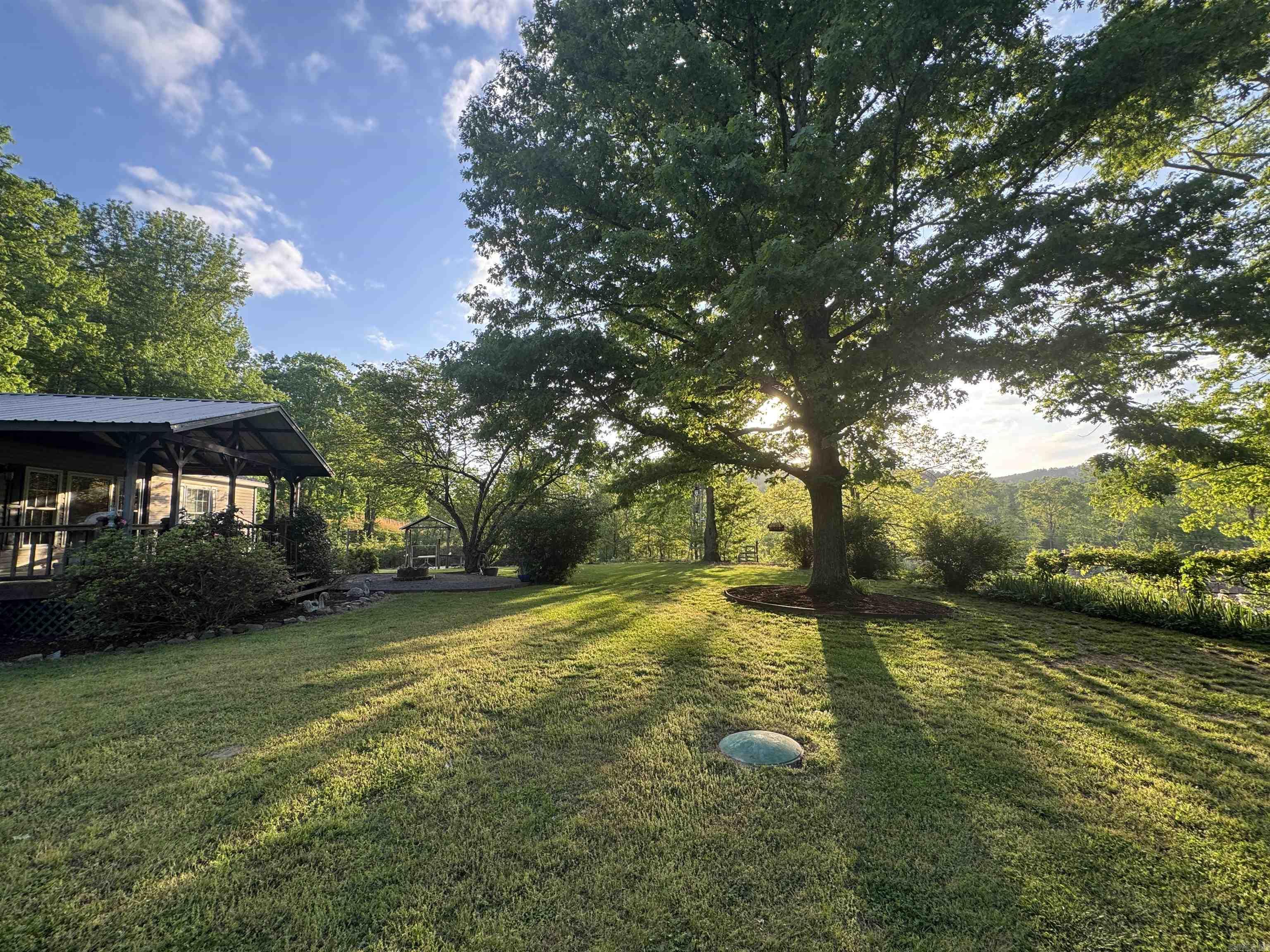 LONSDALE, TOWN OF - Residential