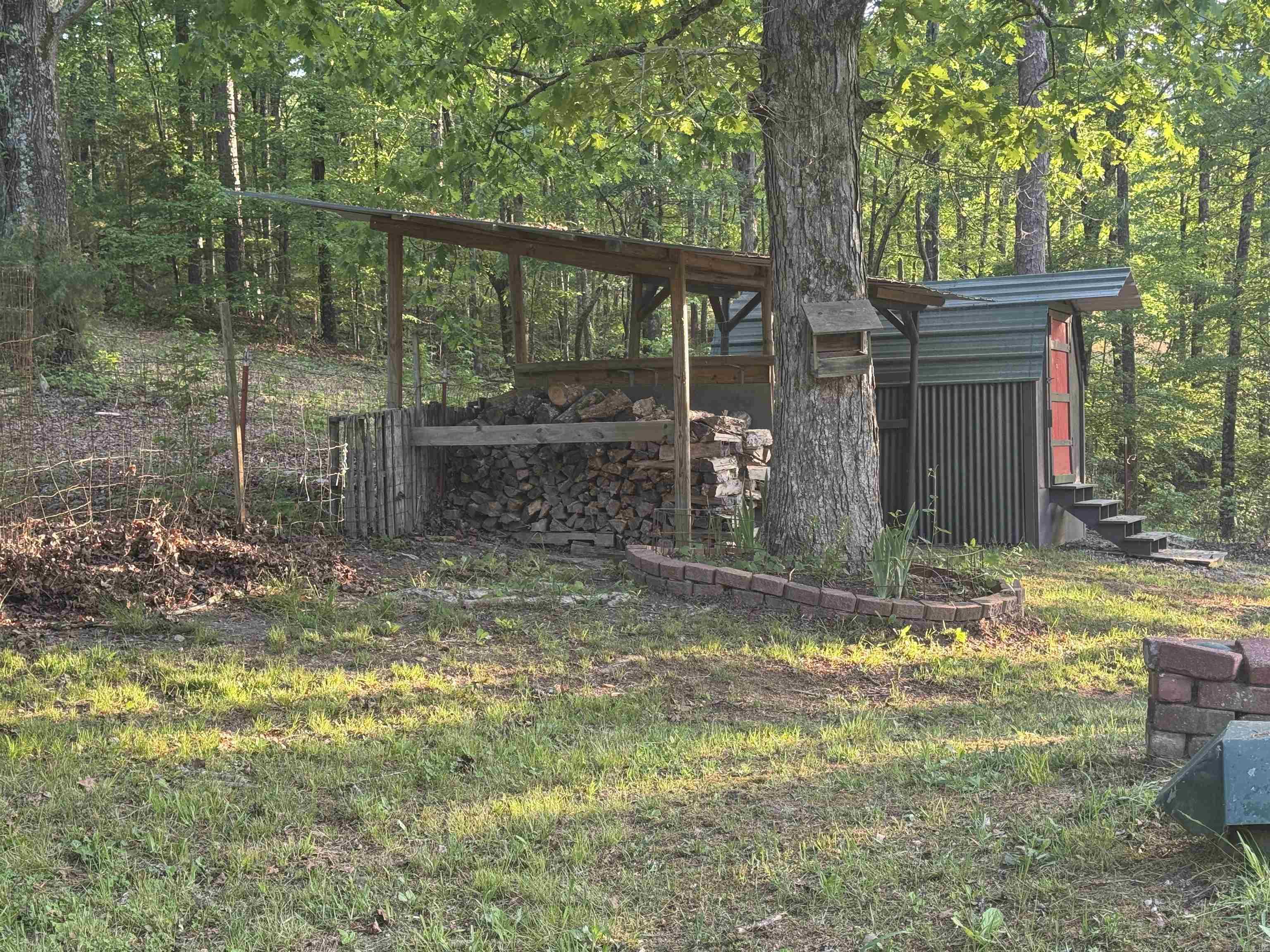 LONSDALE, TOWN OF - Residential