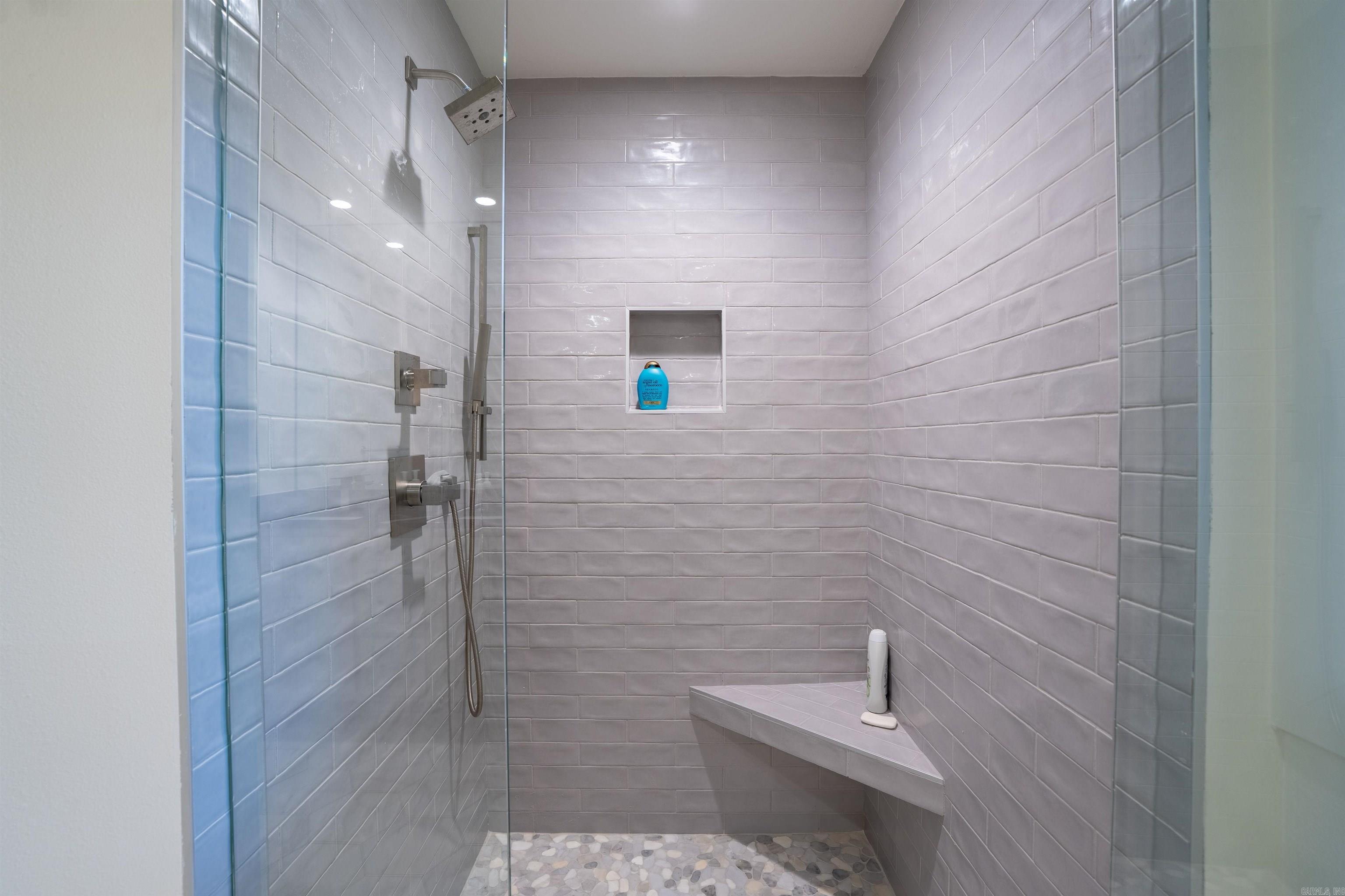 BRIARCLIFF - LAKE - Residential