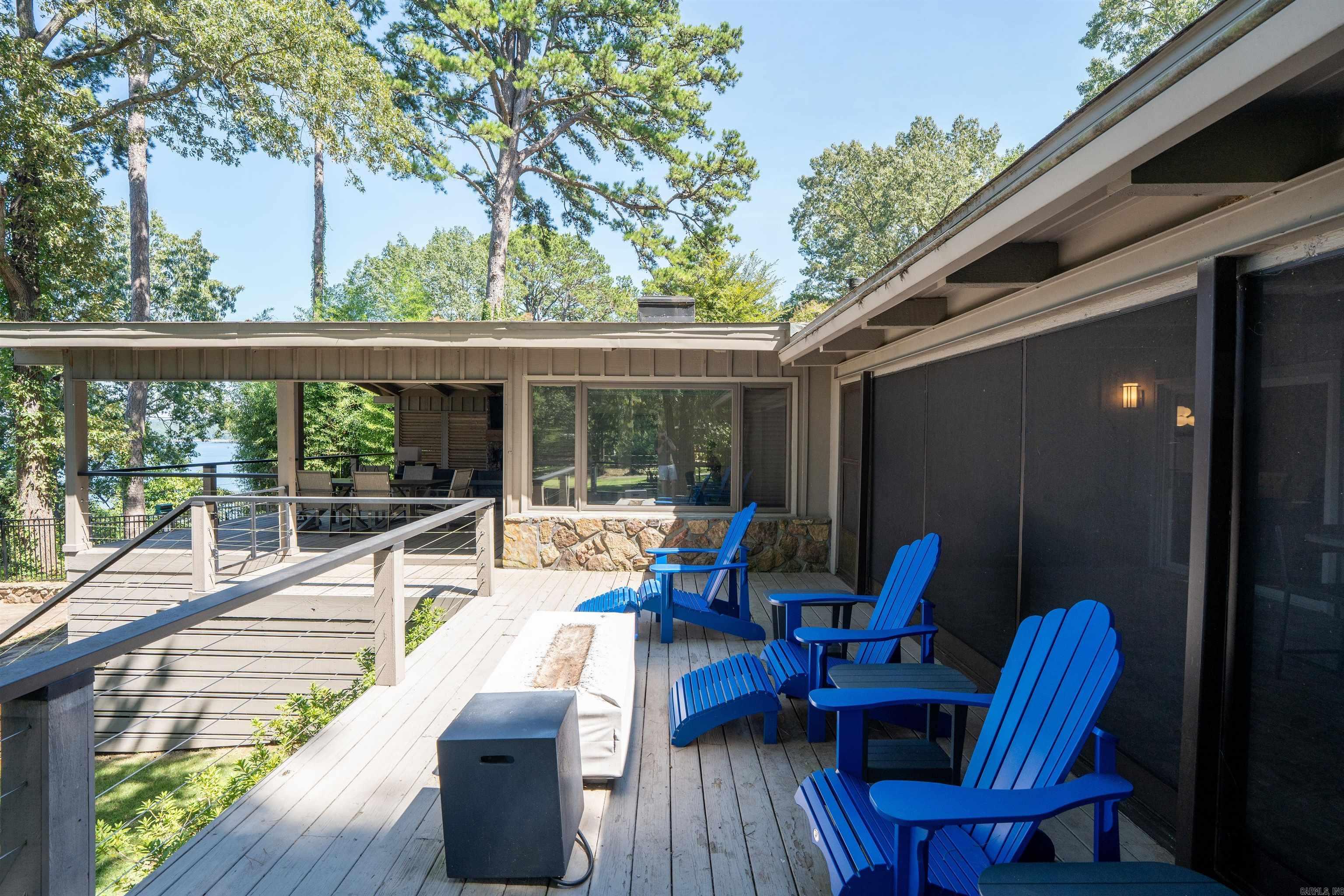 BRIARCLIFF - LAKE - Residential