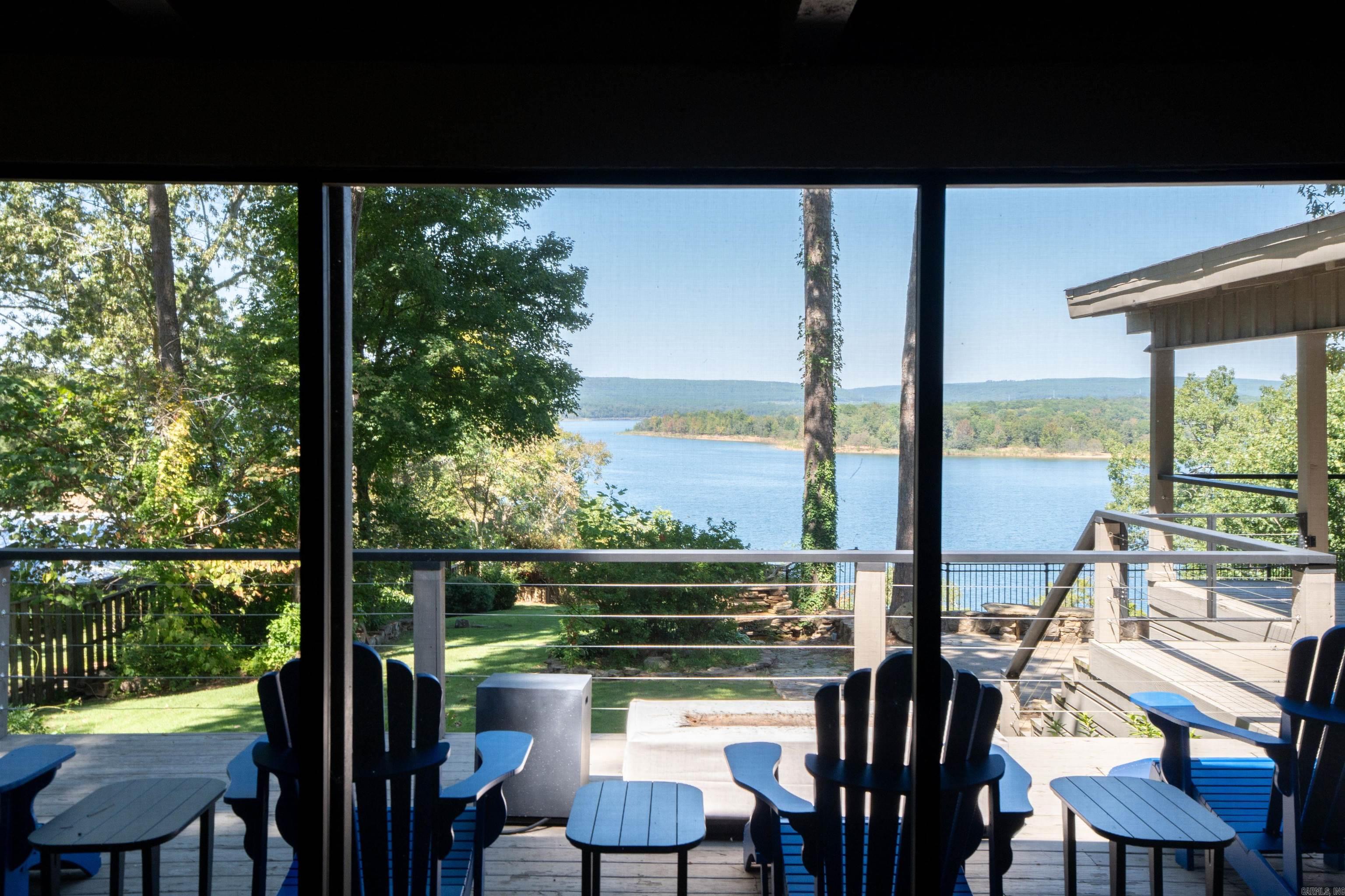 BRIARCLIFF - LAKE - Residential