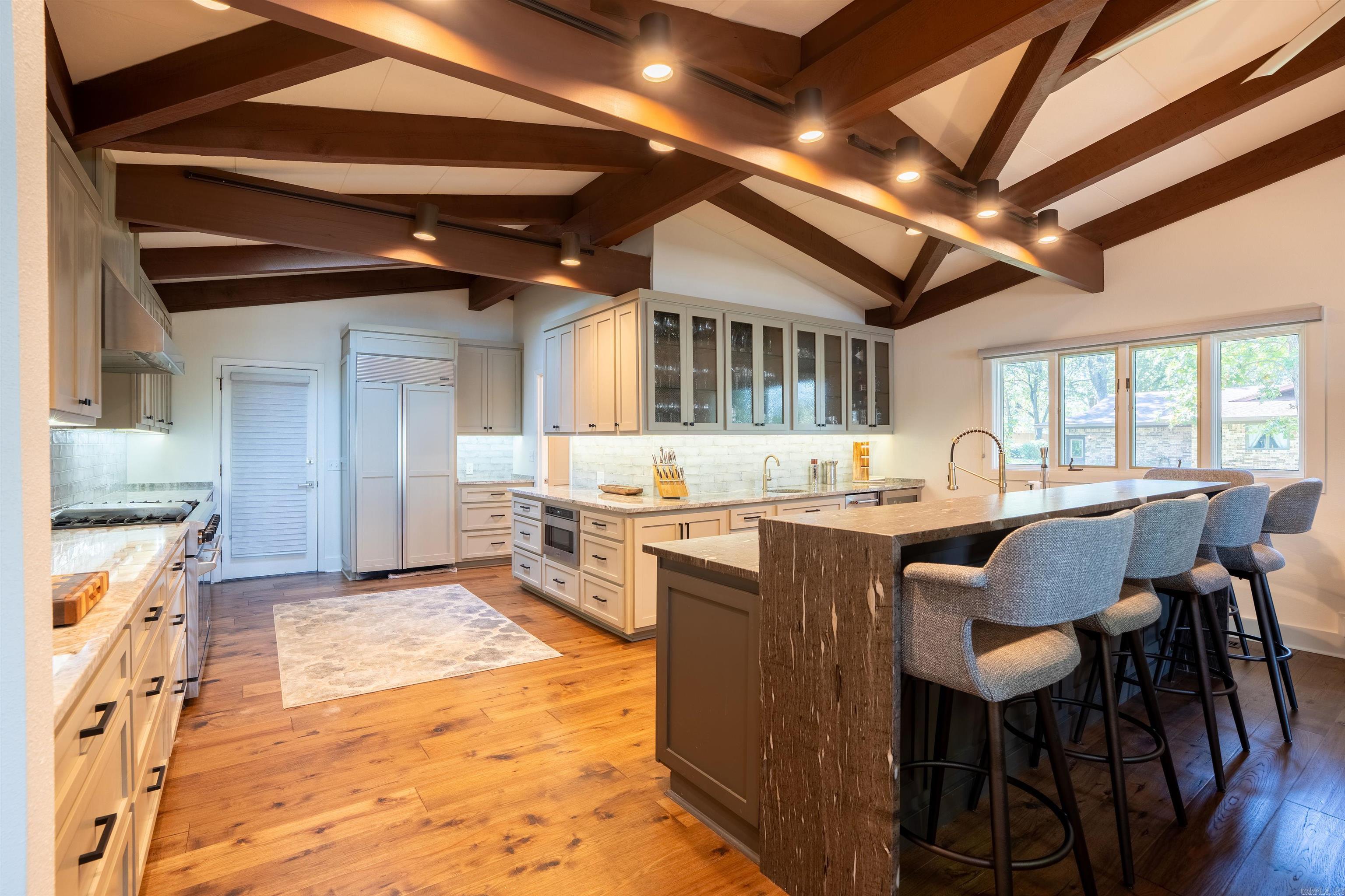 BRIARCLIFF - LAKE - Residential