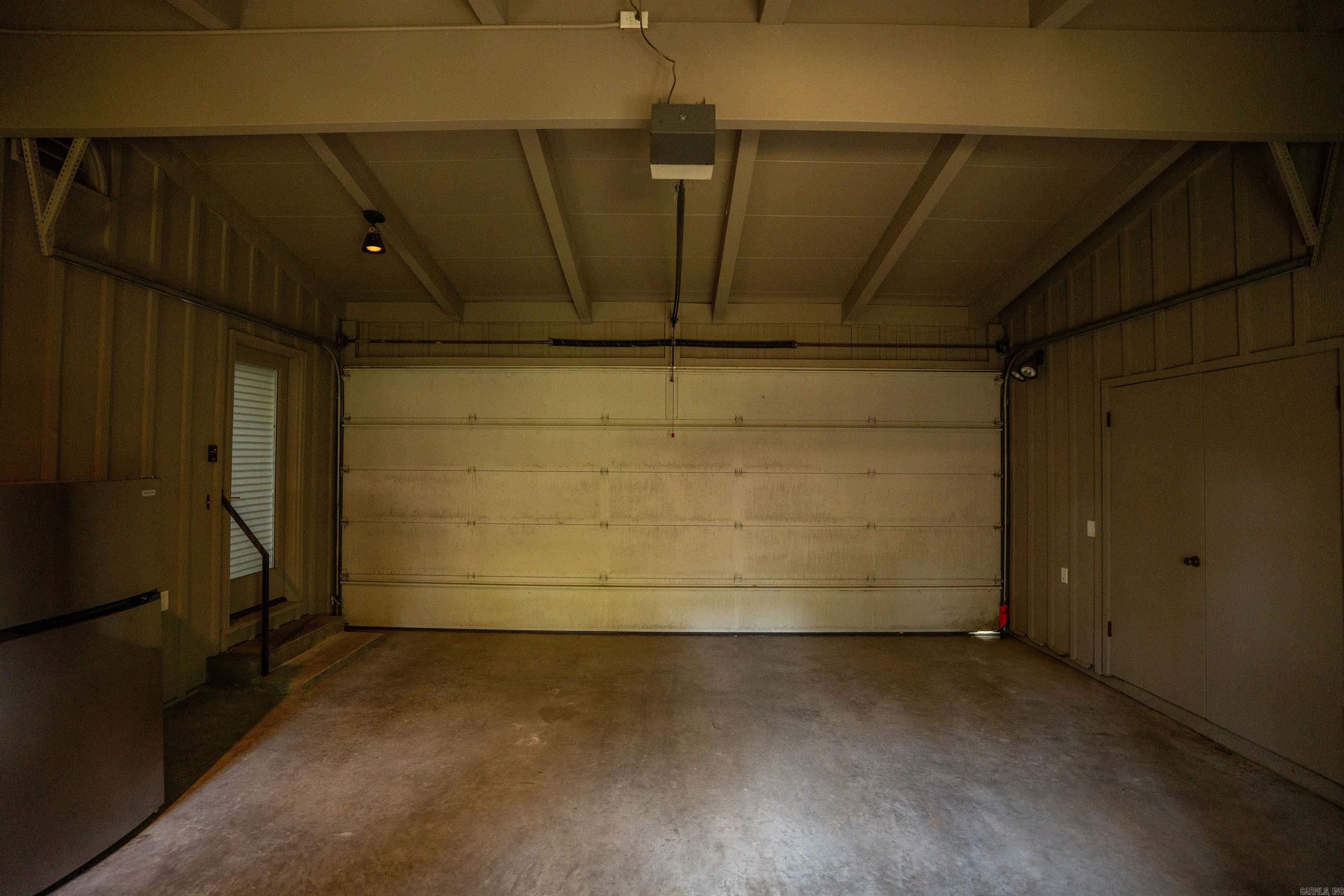 BRIARCLIFF - LAKE - Residential