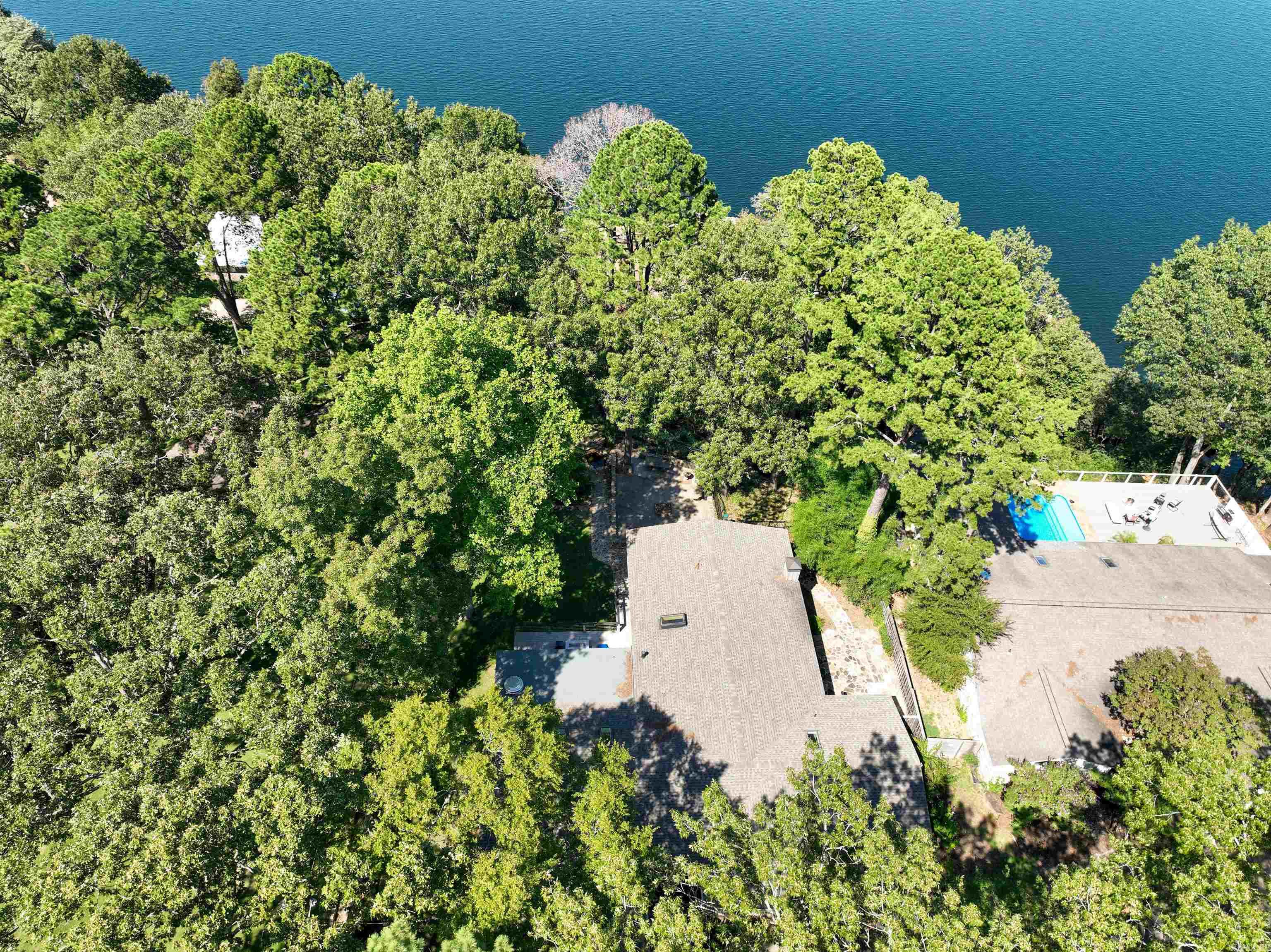 BRIARCLIFF - LAKE - Residential