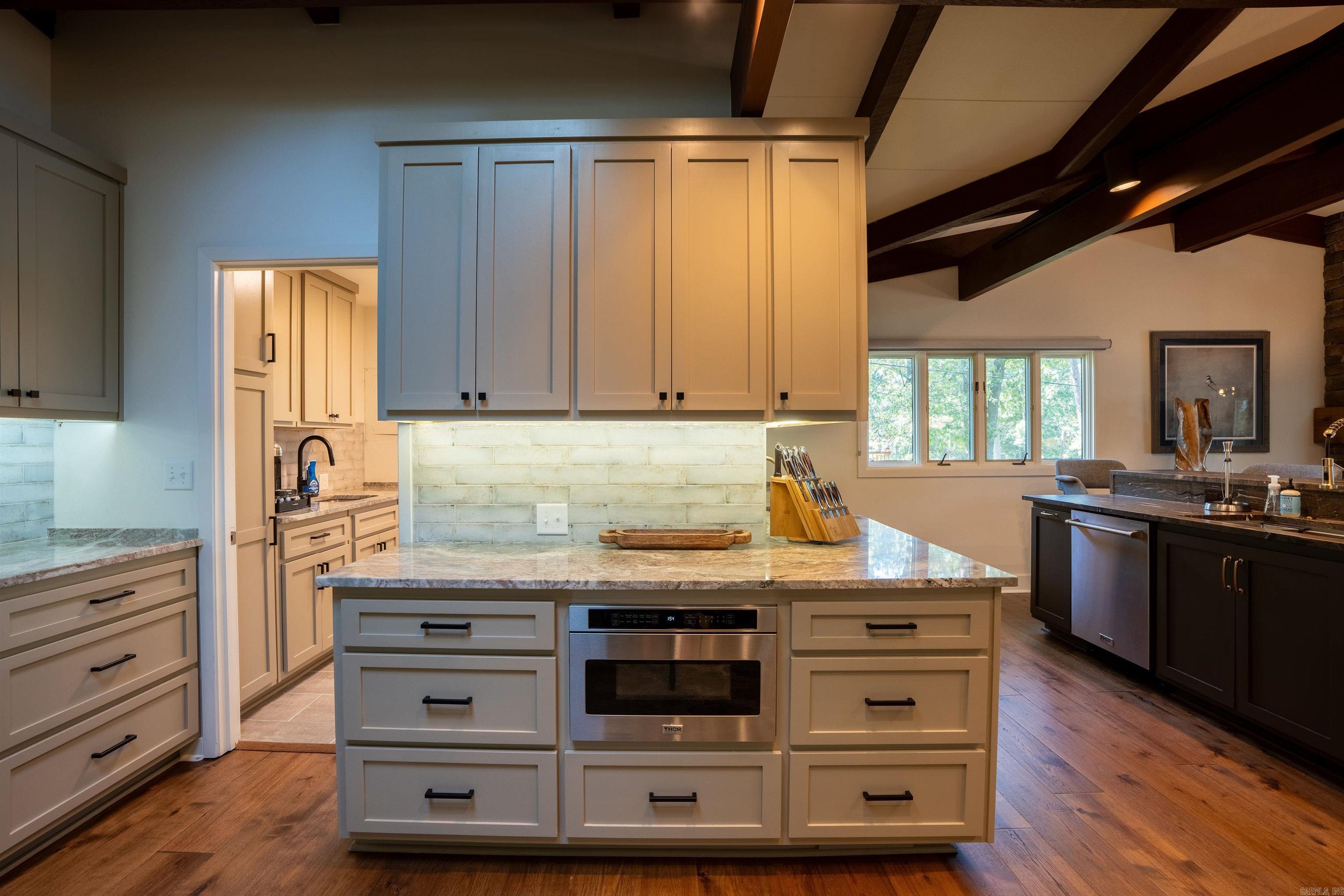 BRIARCLIFF - LAKE - Residential