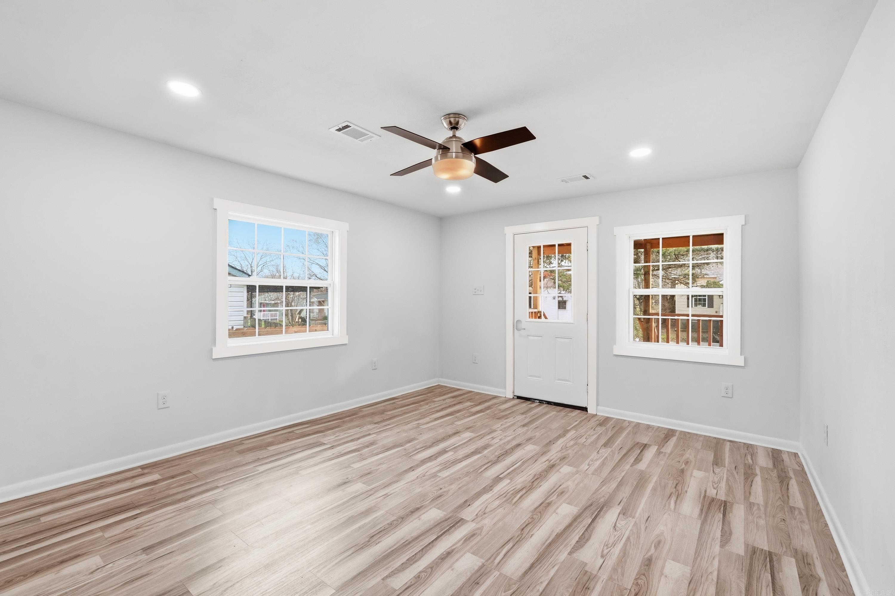 KAHN & HOLDERS ADDN - Residential