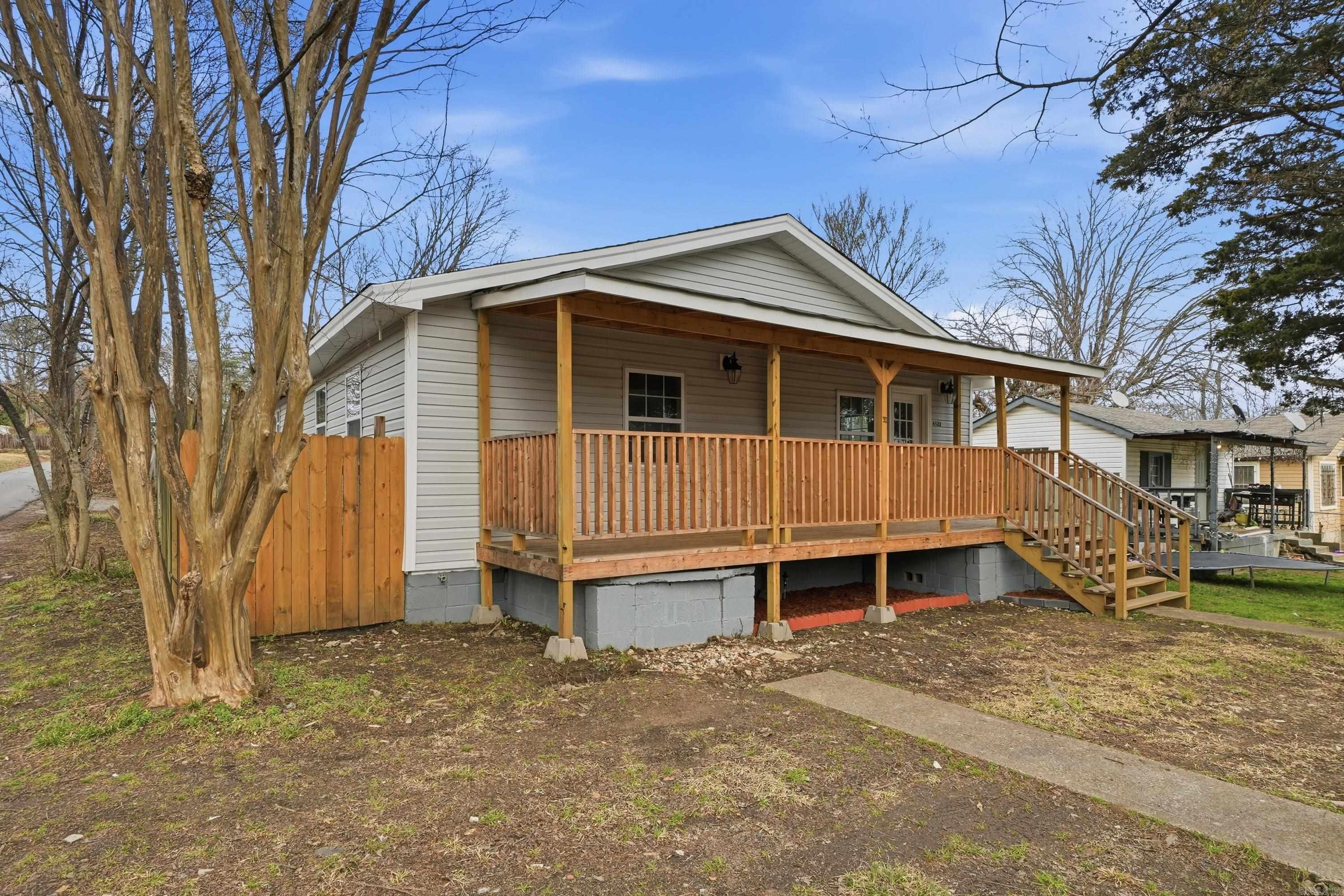 KAHN & HOLDERS ADDN - Residential